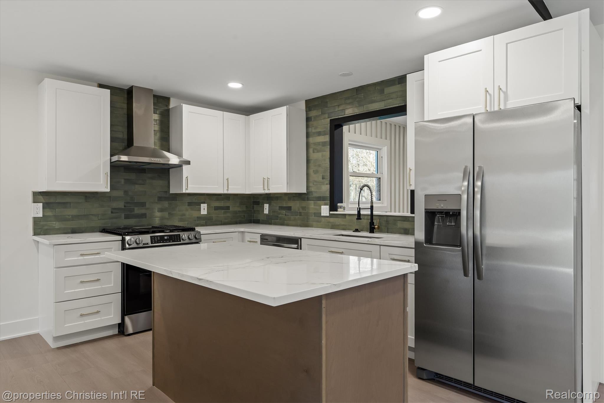 38590 Superior Street