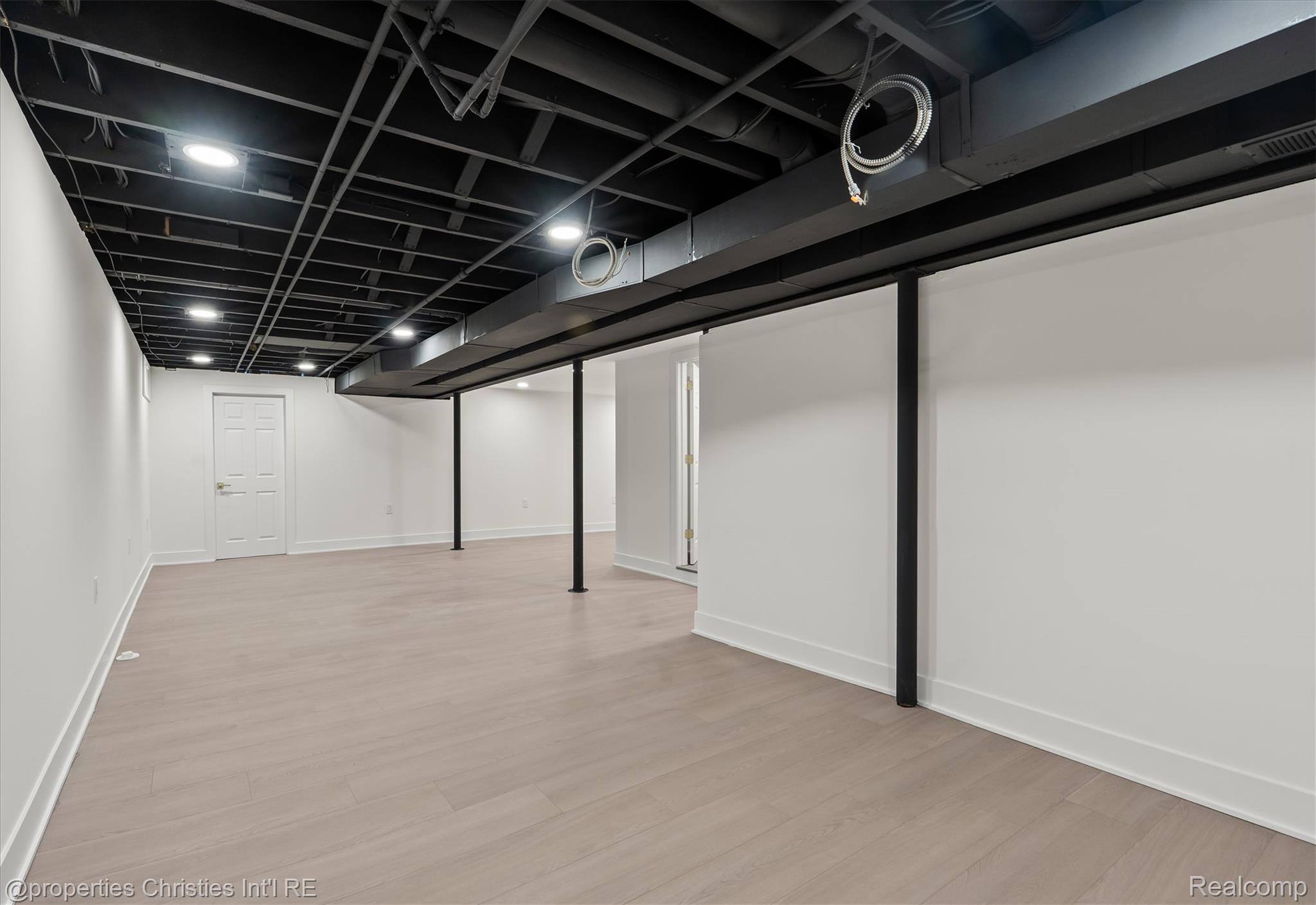 38590 Superior Street