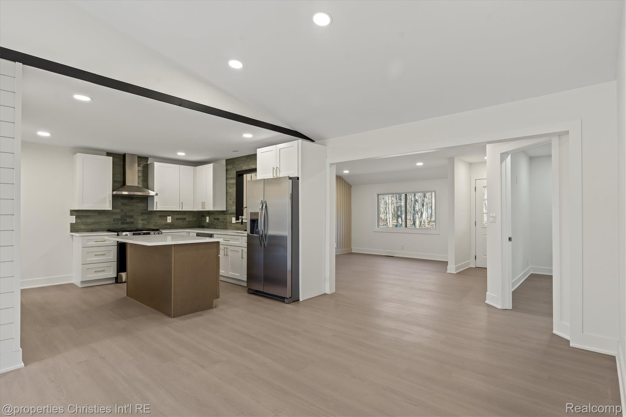 38590 Superior Street