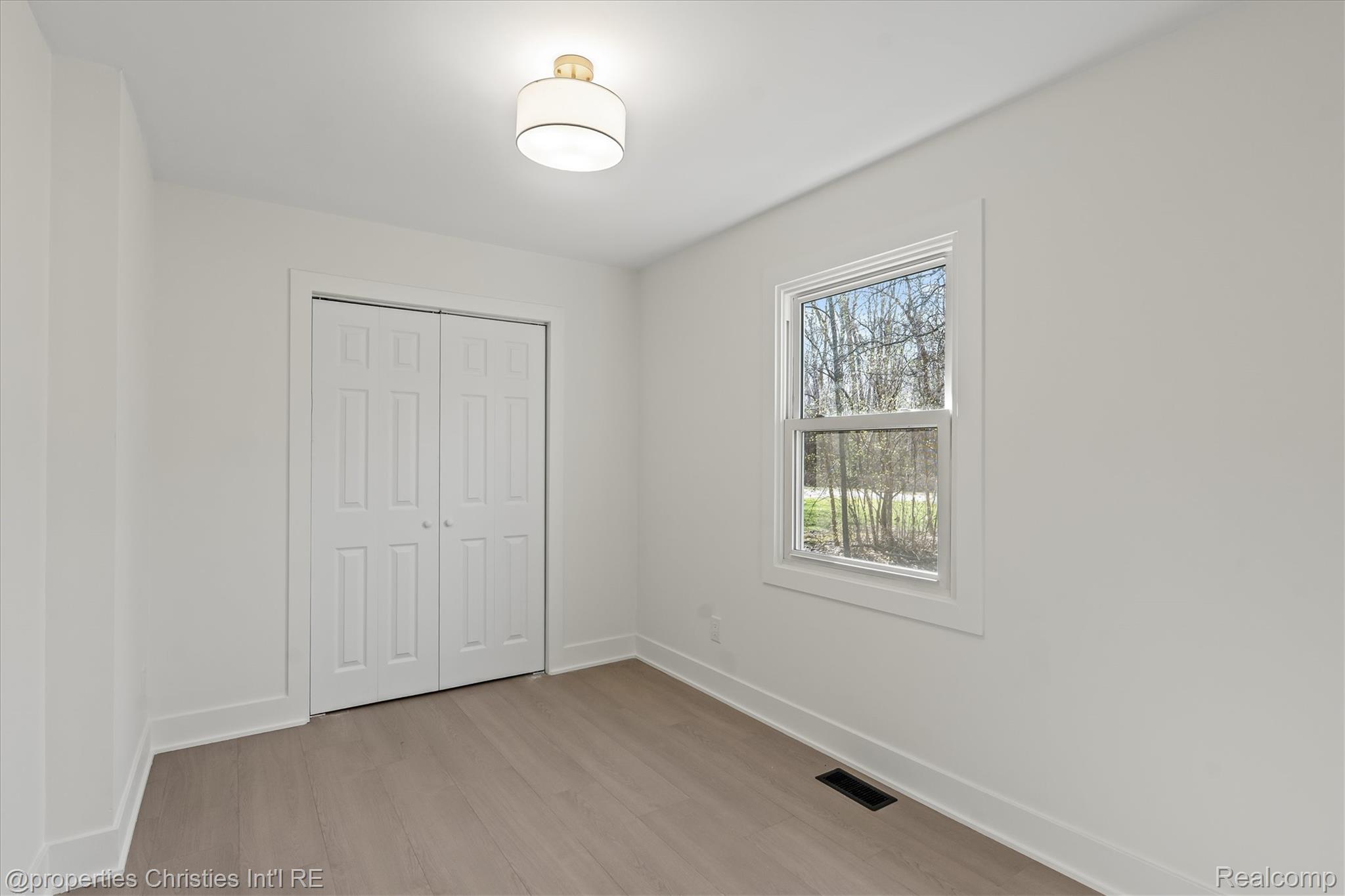 38590 Superior Street