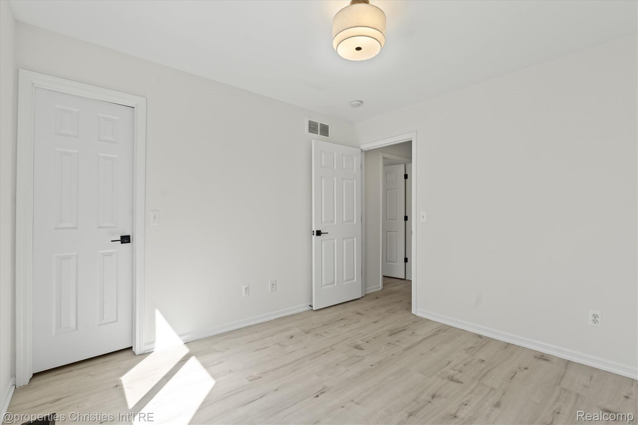 3070 Twinleaf Street