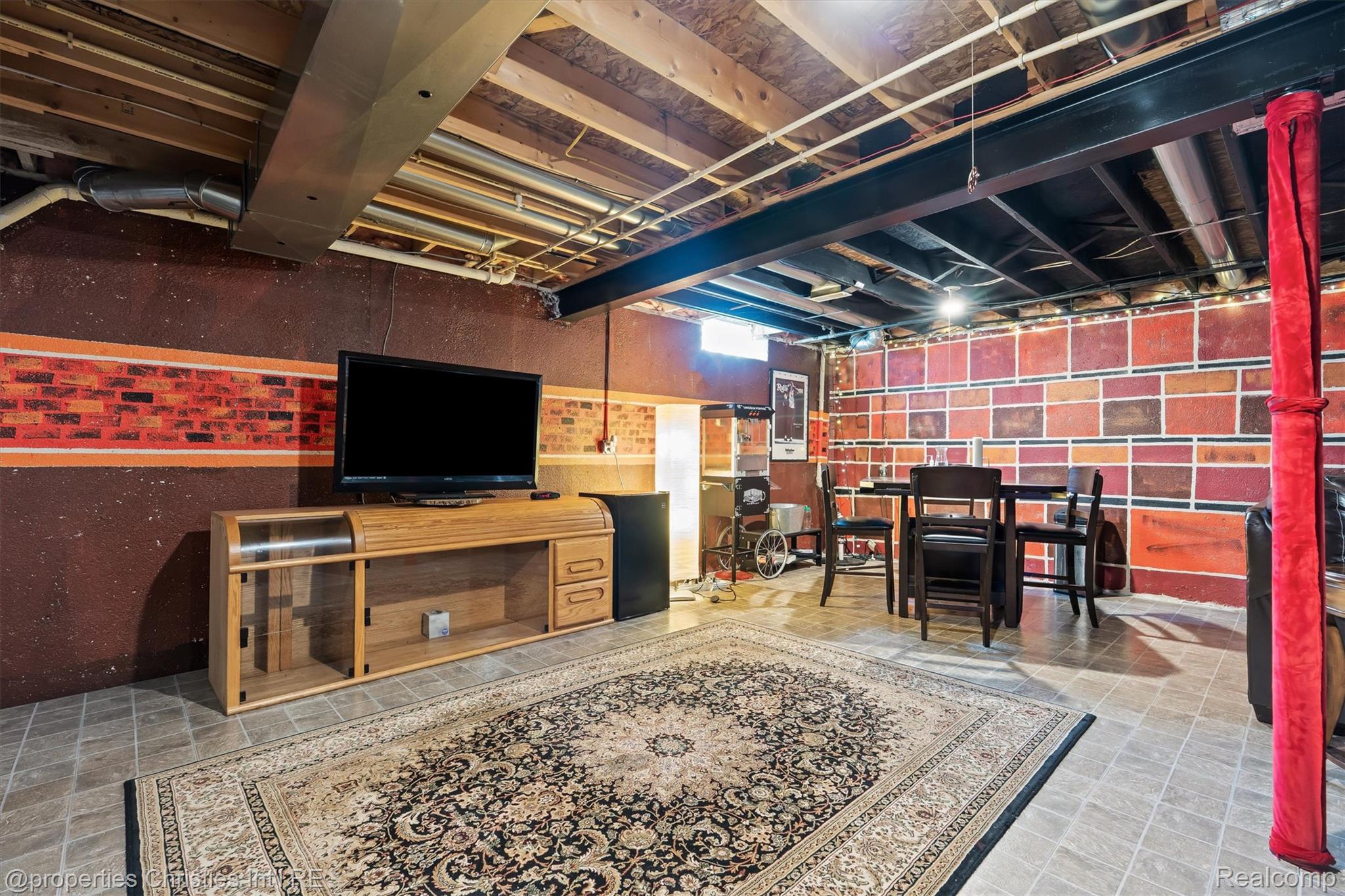 1805 Lincoln Drive