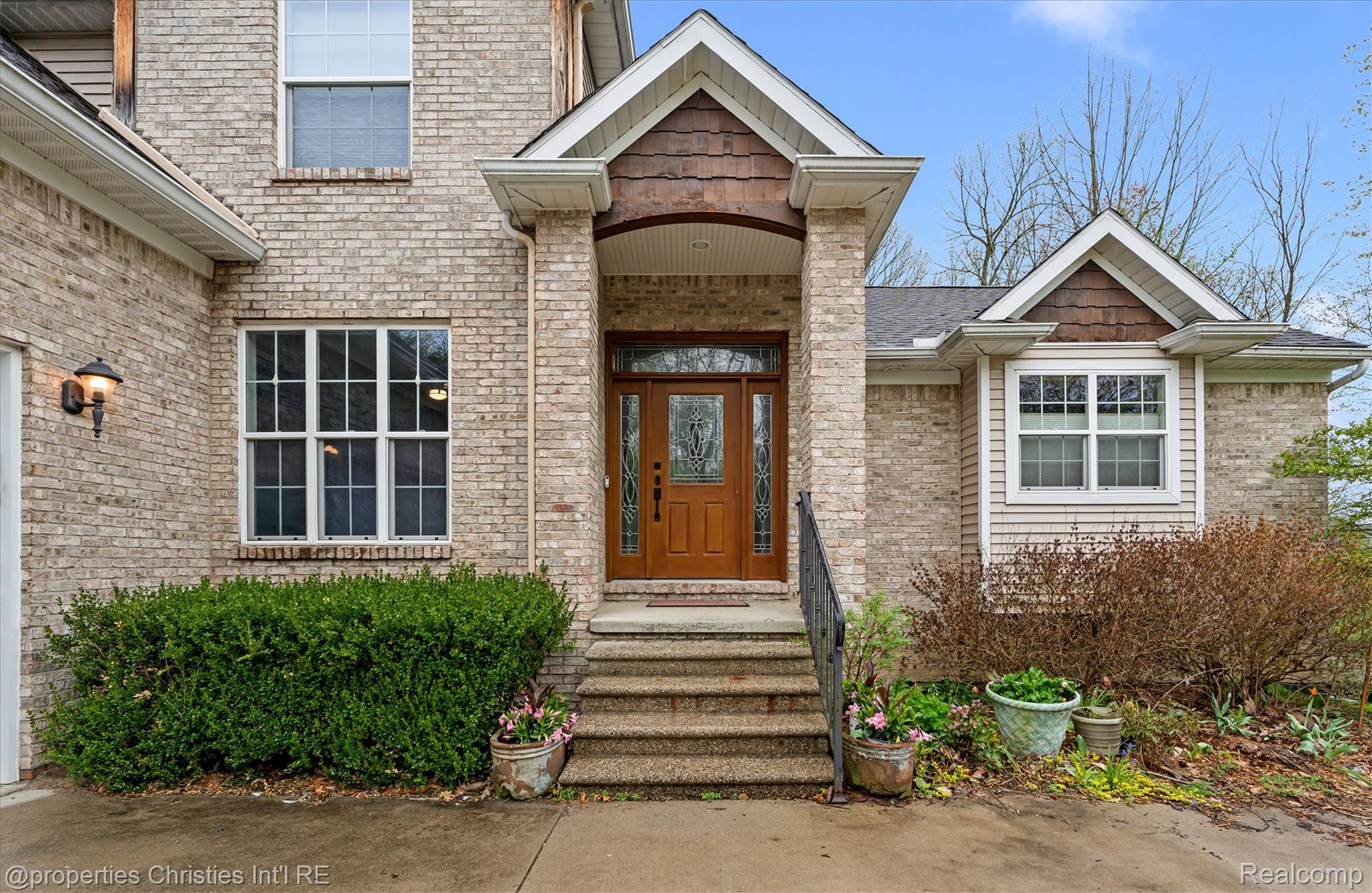 5720 Deerwood