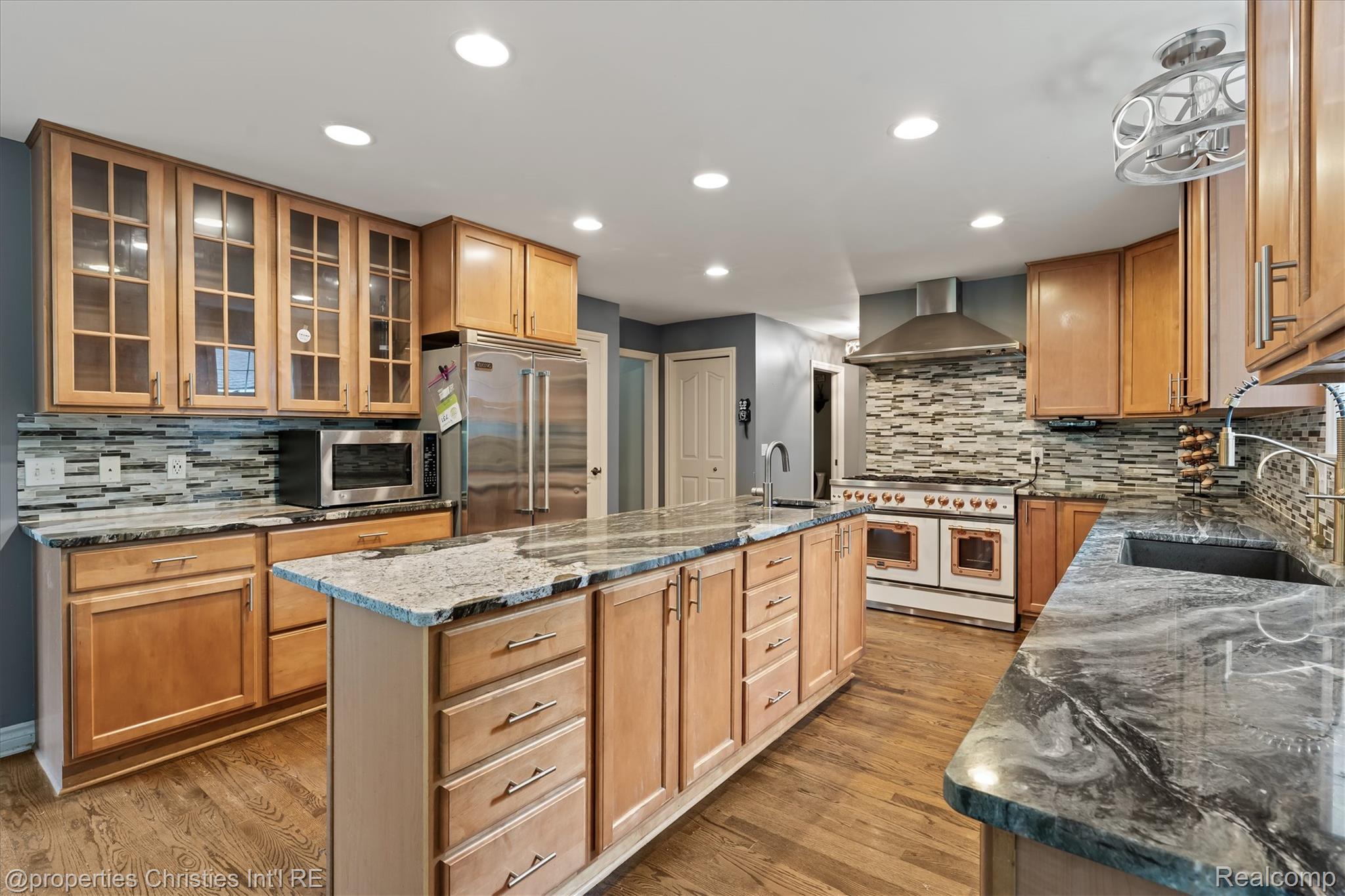 5720 Deerwood