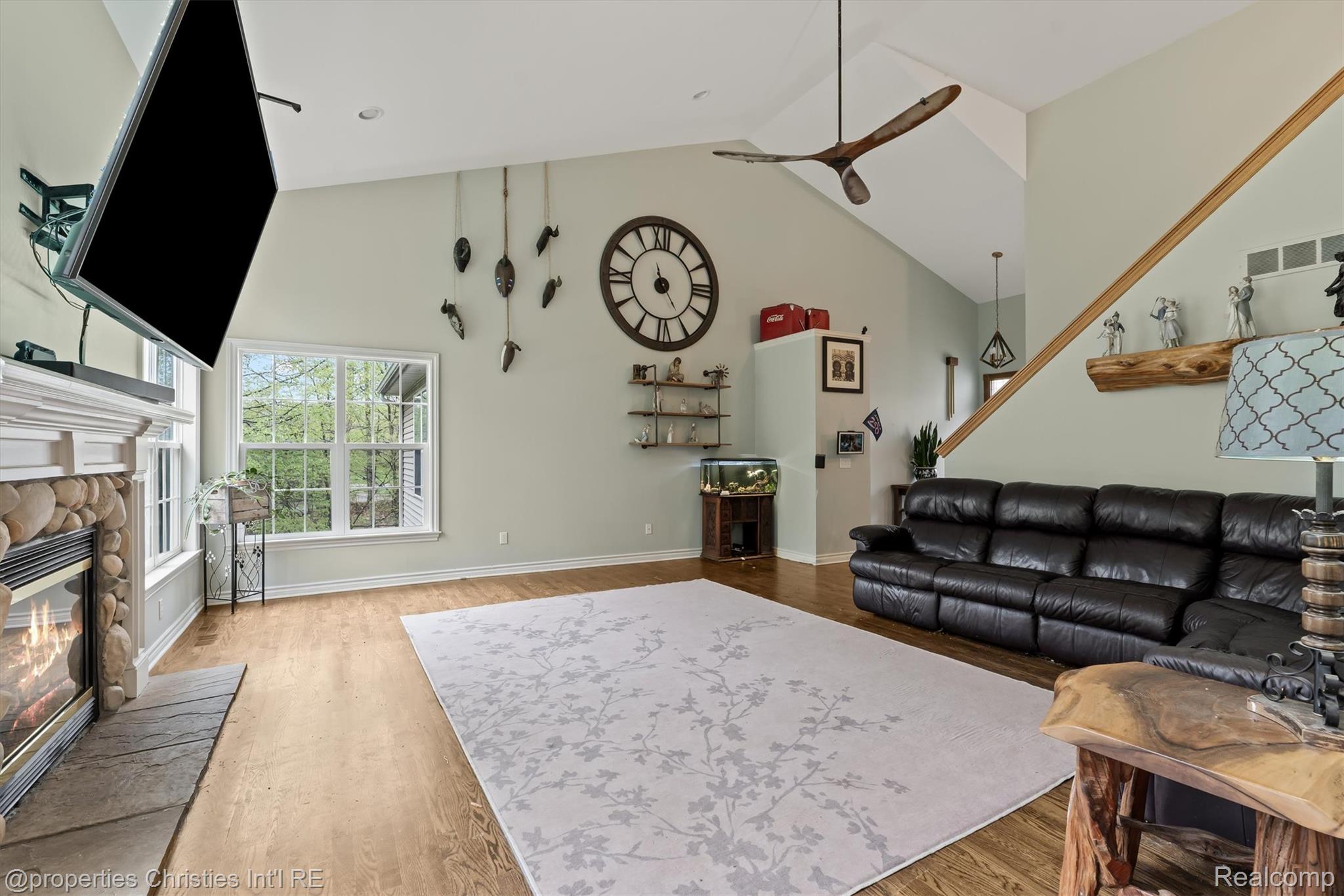5720 Deerwood