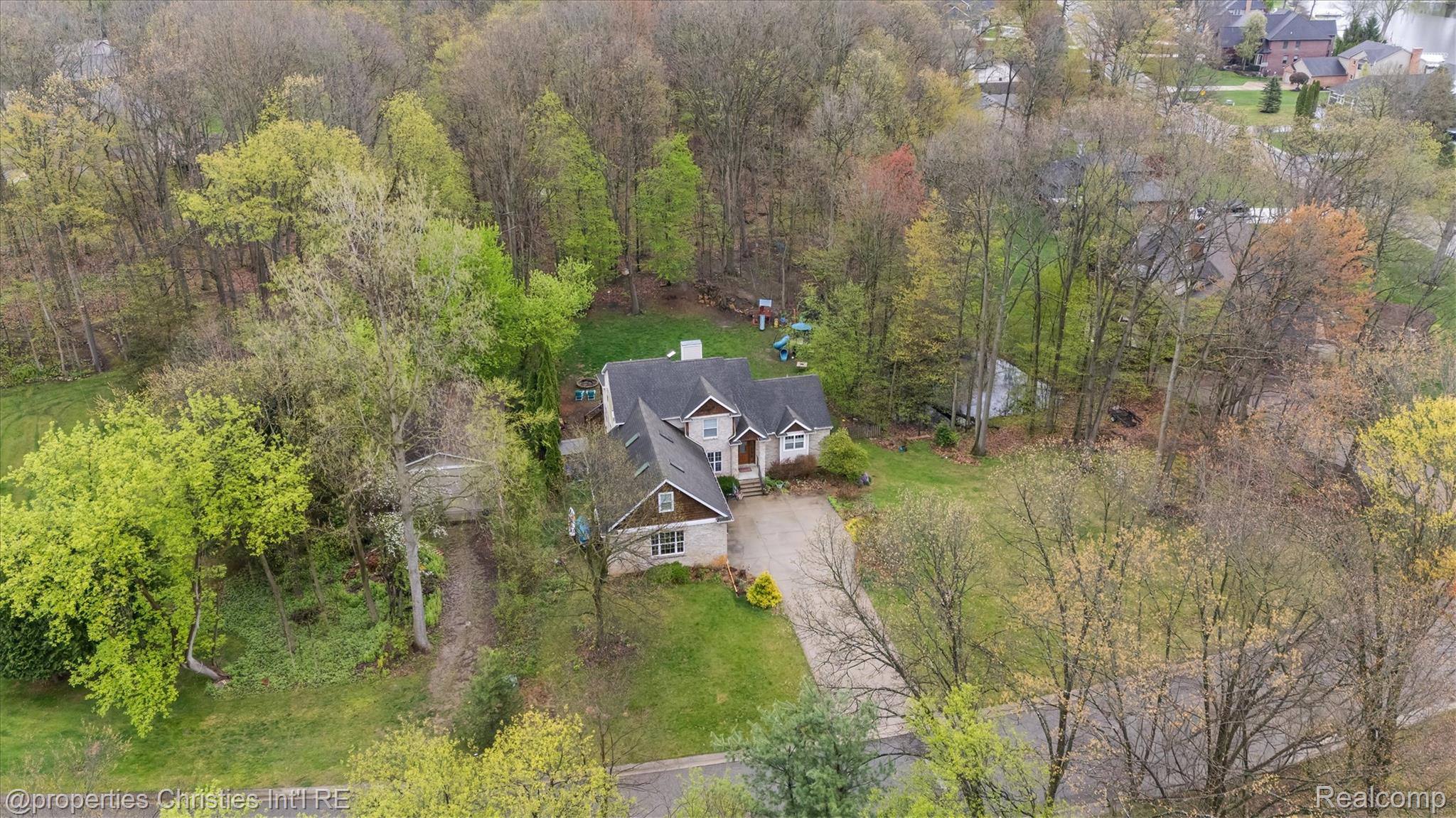 5720 Deerwood