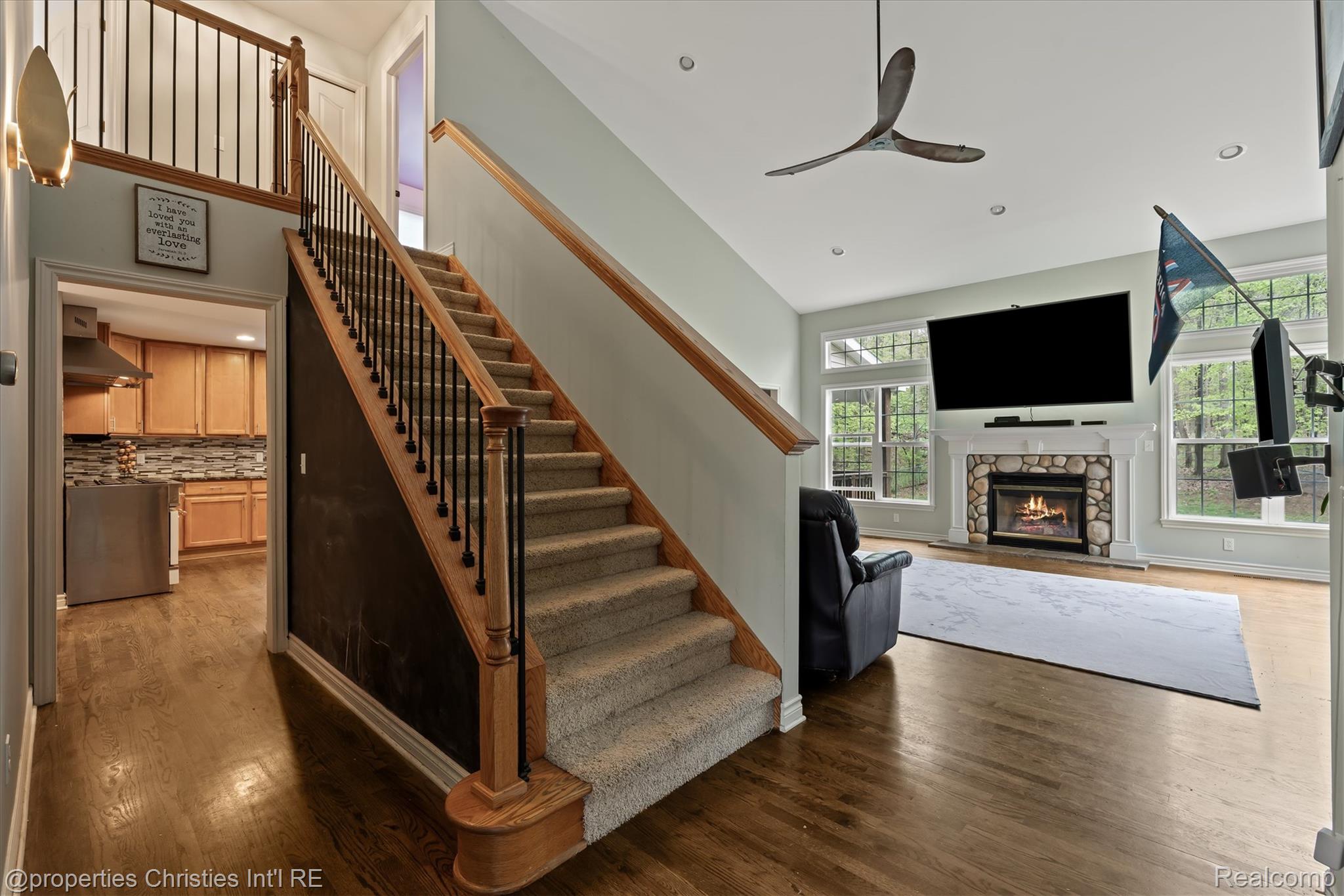 5720 Deerwood