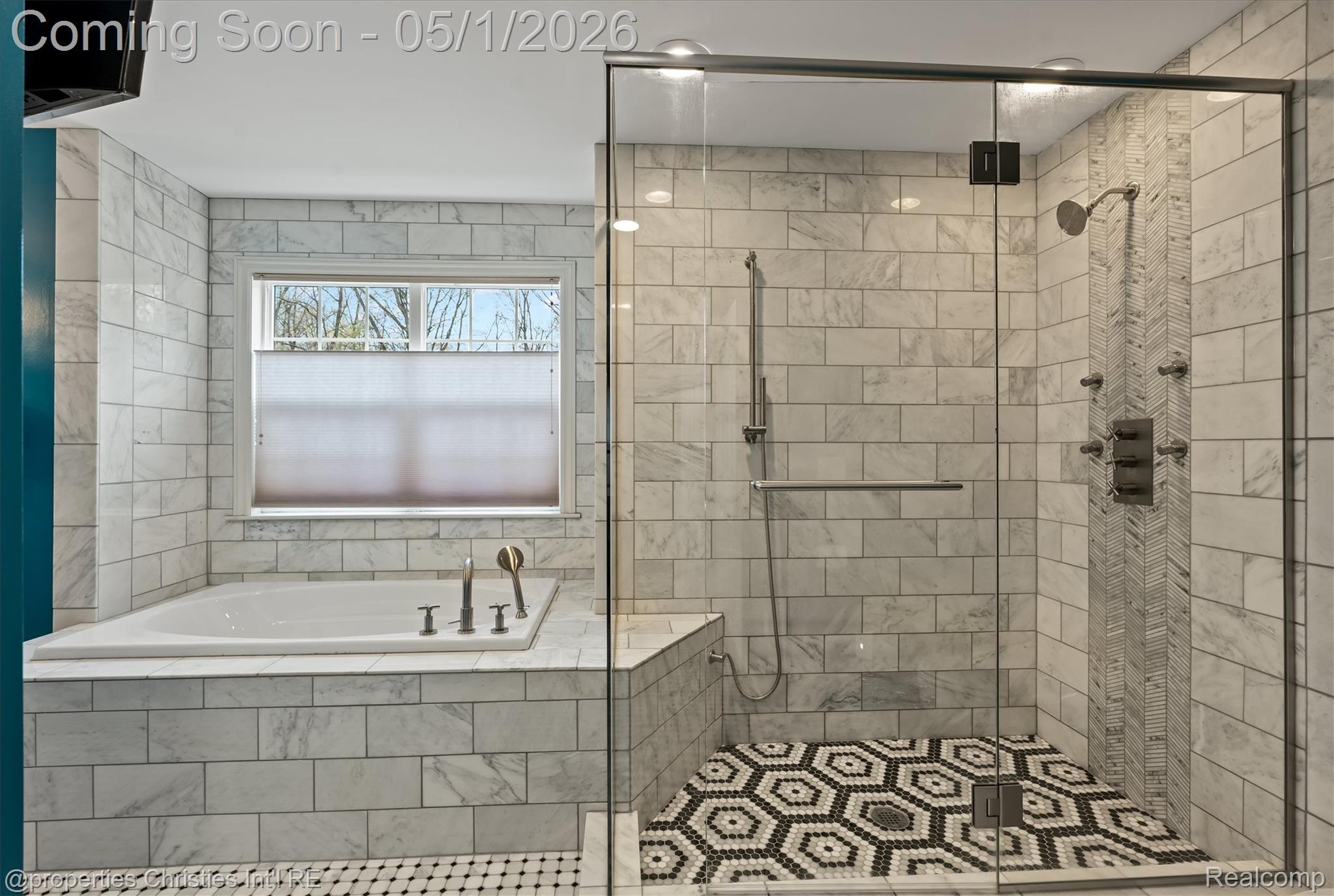 5720 Deerwood