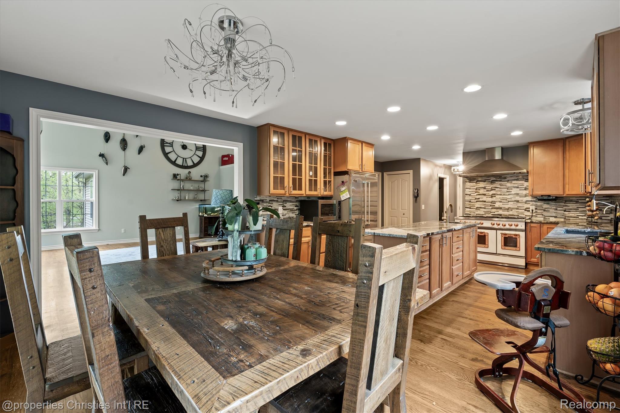 5720 Deerwood