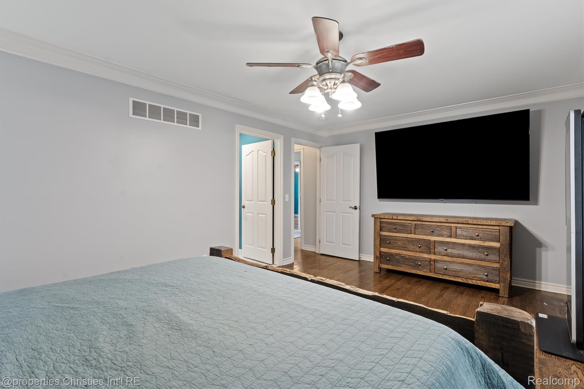 5720 Deerwood