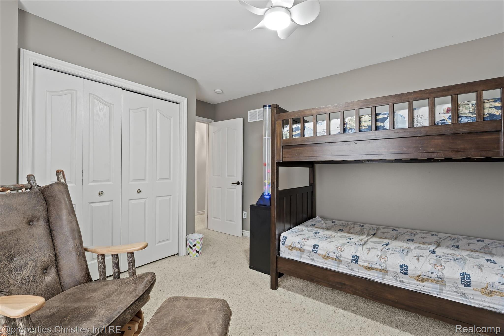 5720 Deerwood