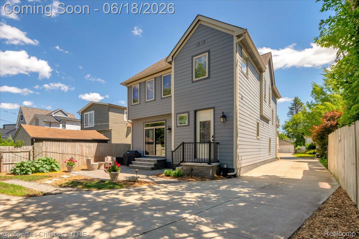 1363 Humphrey Avenue