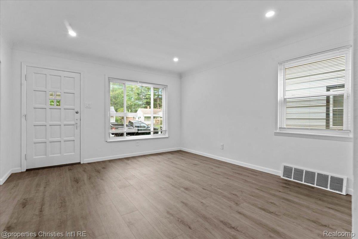 15867 Leona Drive
