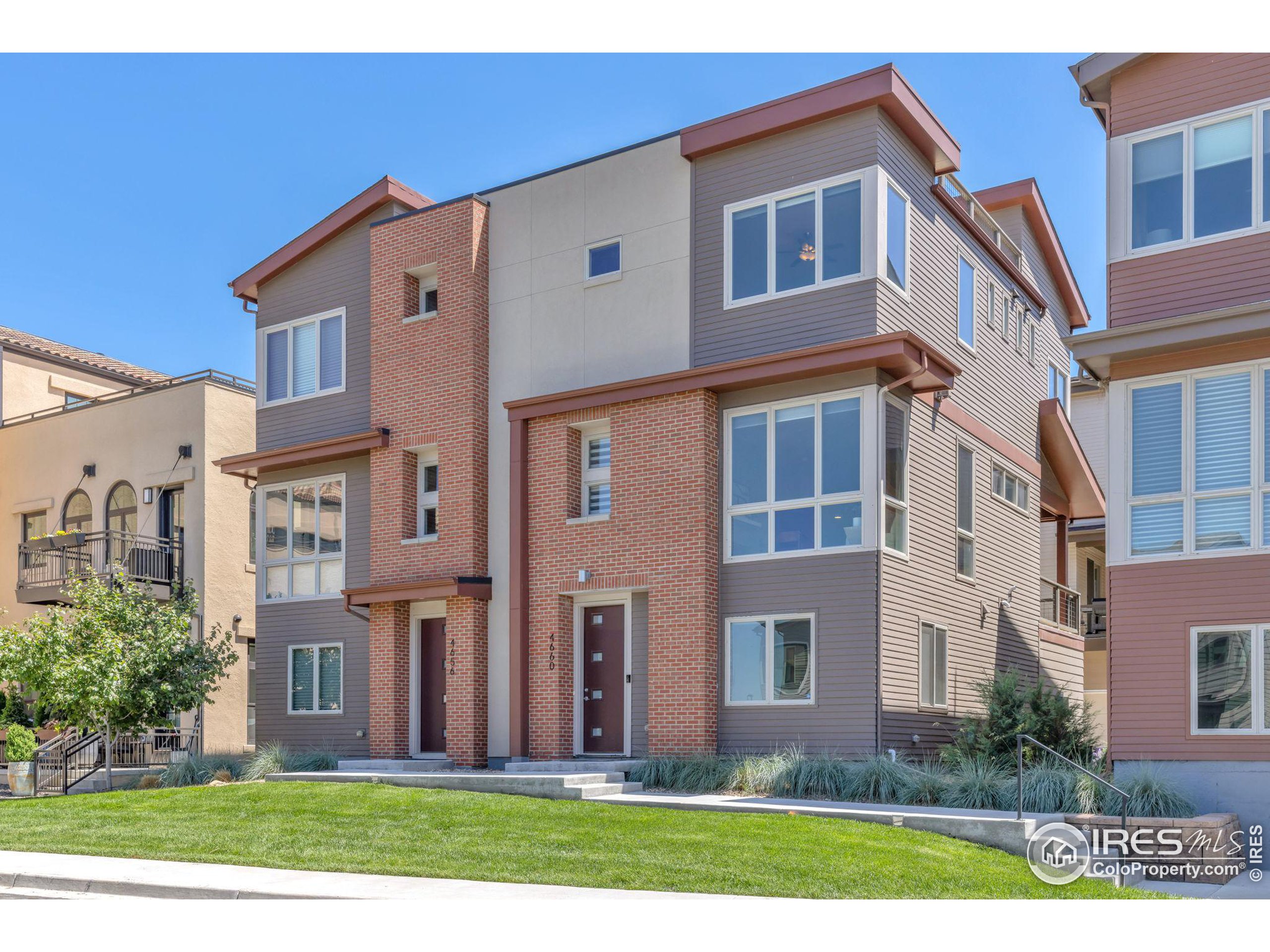 4660 W 50th Pl