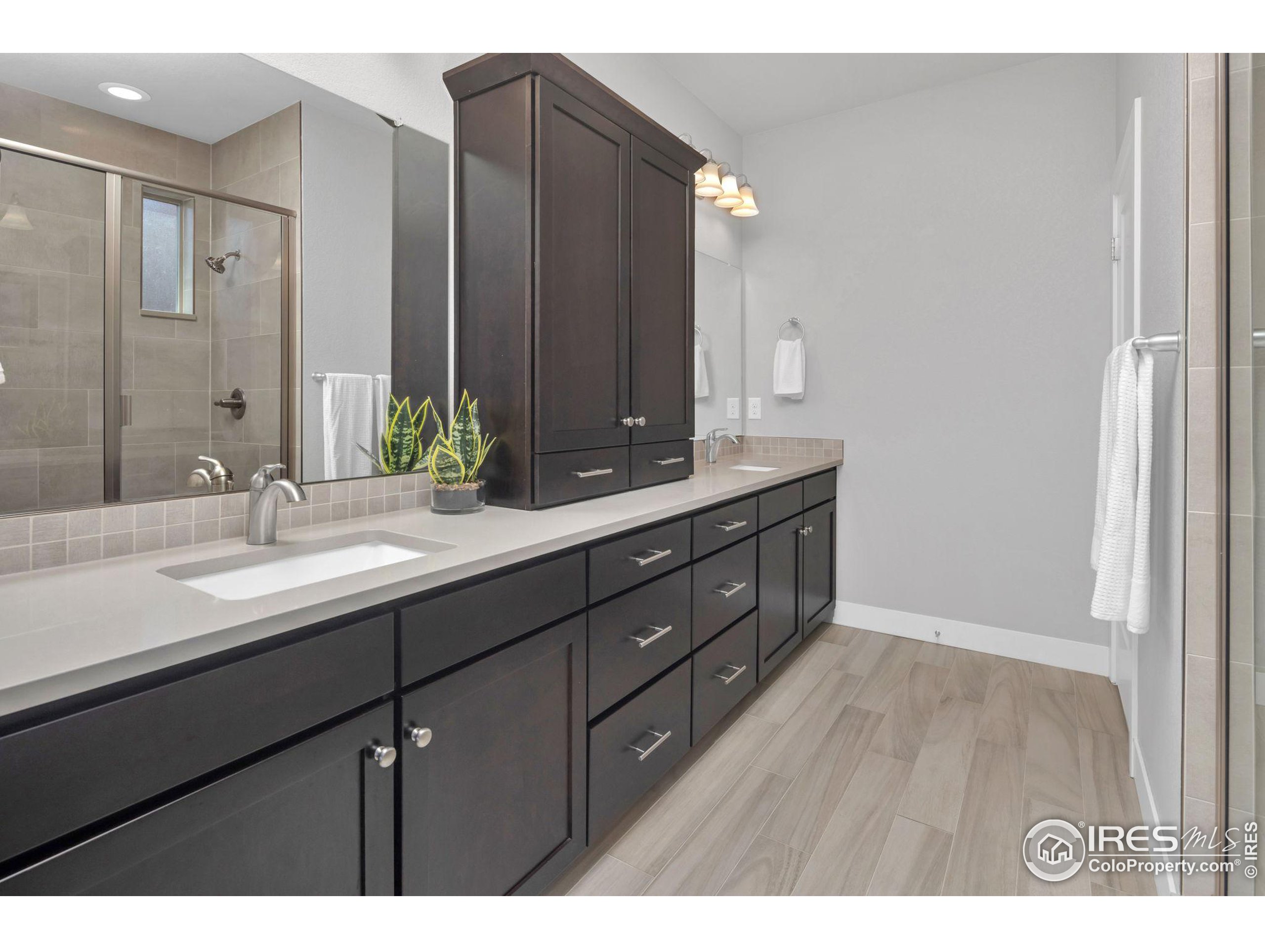 4660 W 50th Pl