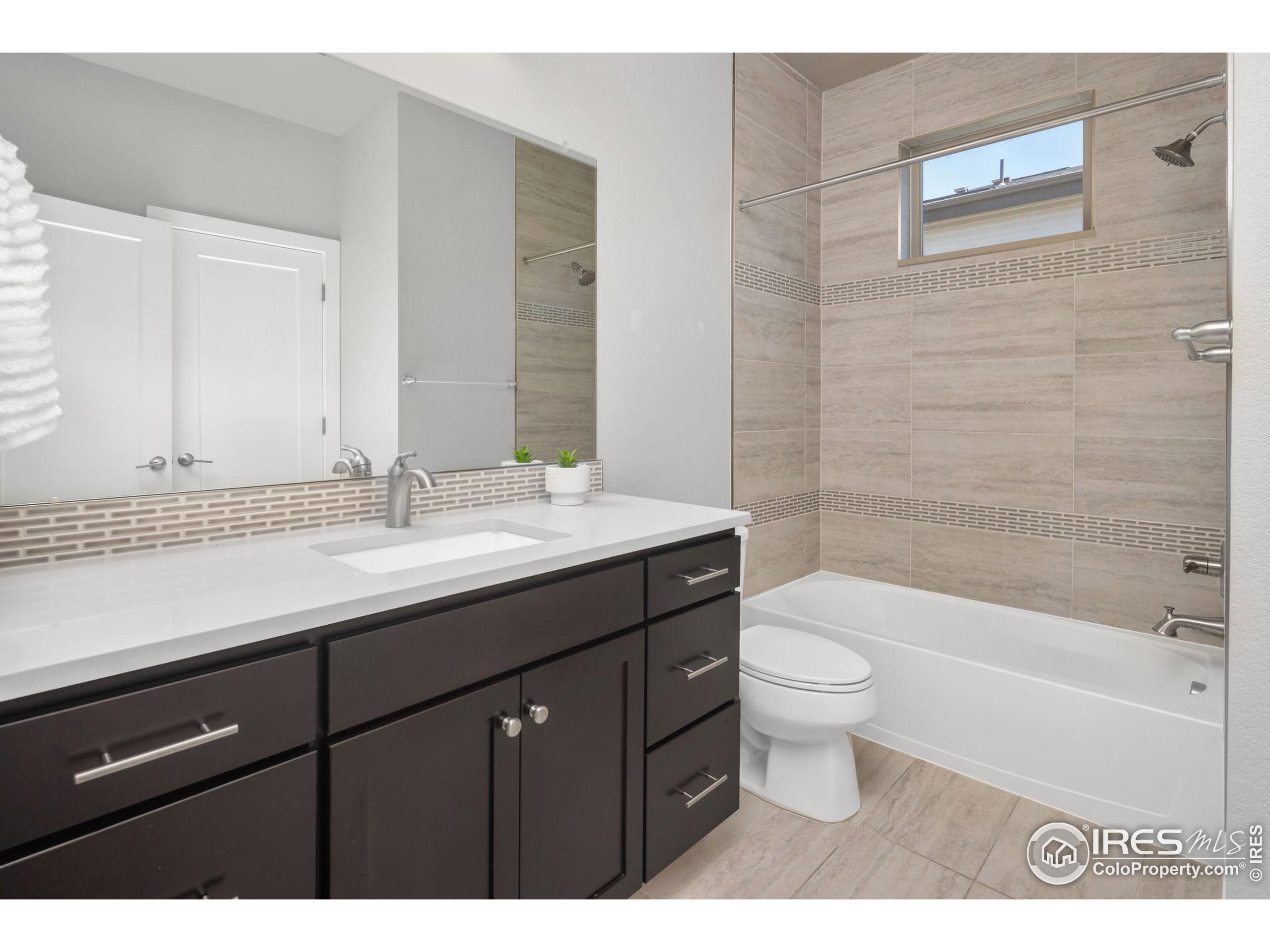 4660 W 50th Pl