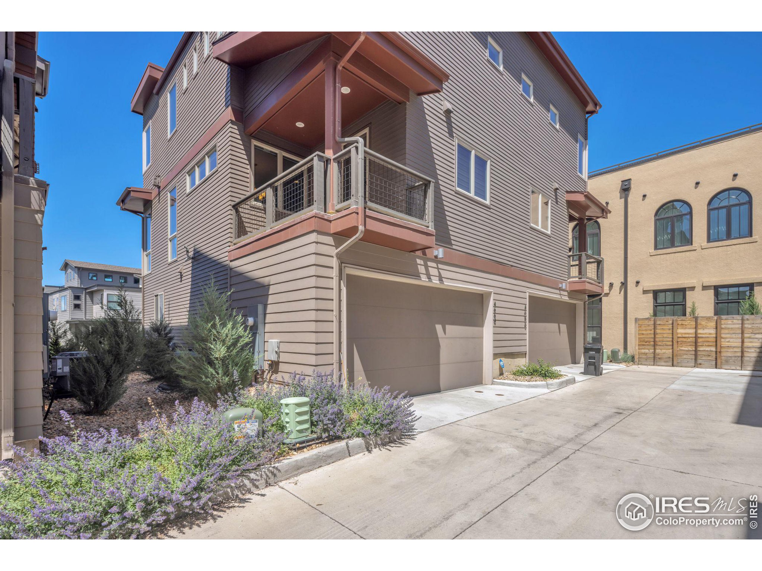 4660 W 50th Pl