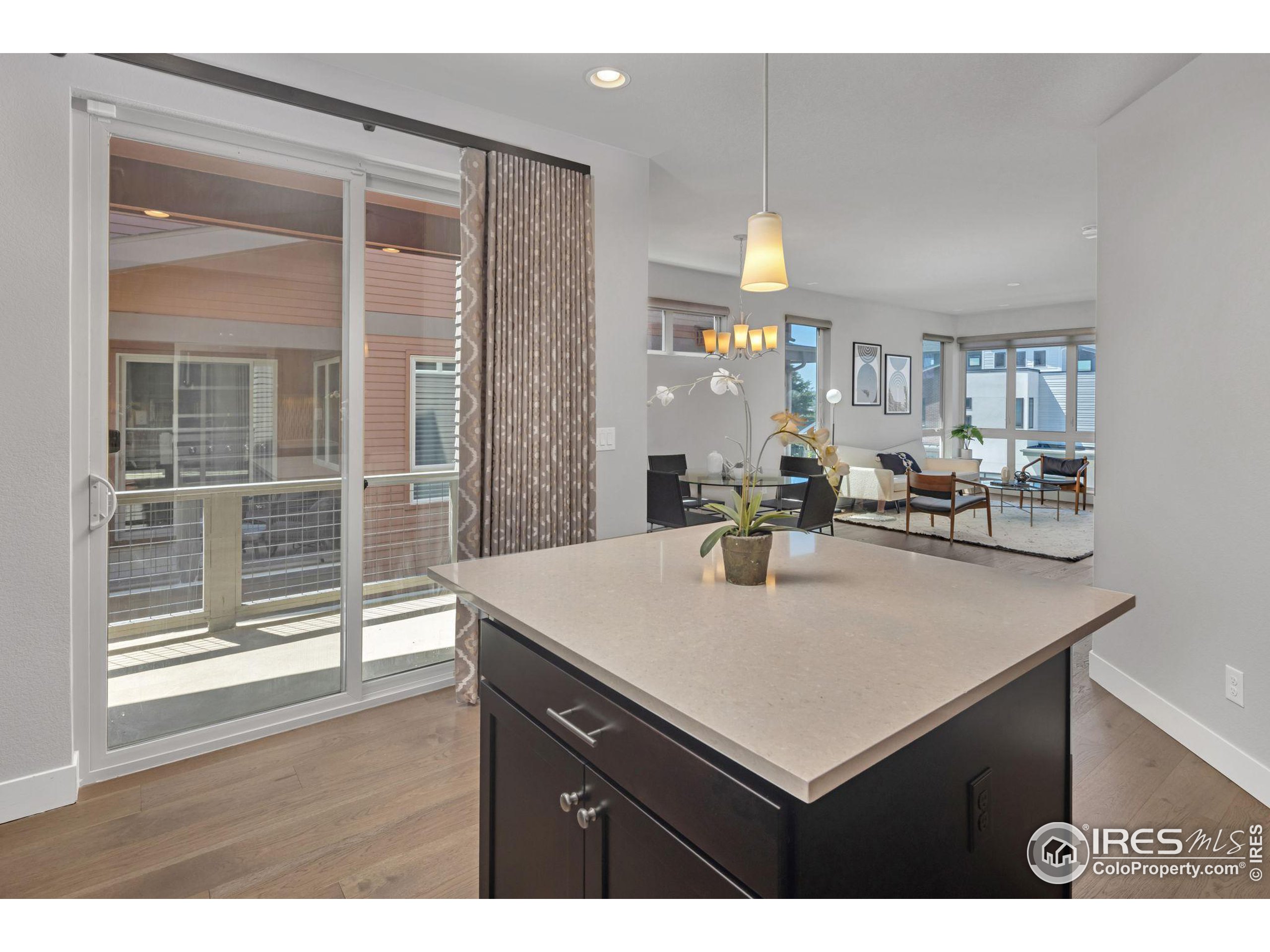 4660 W 50th Pl
