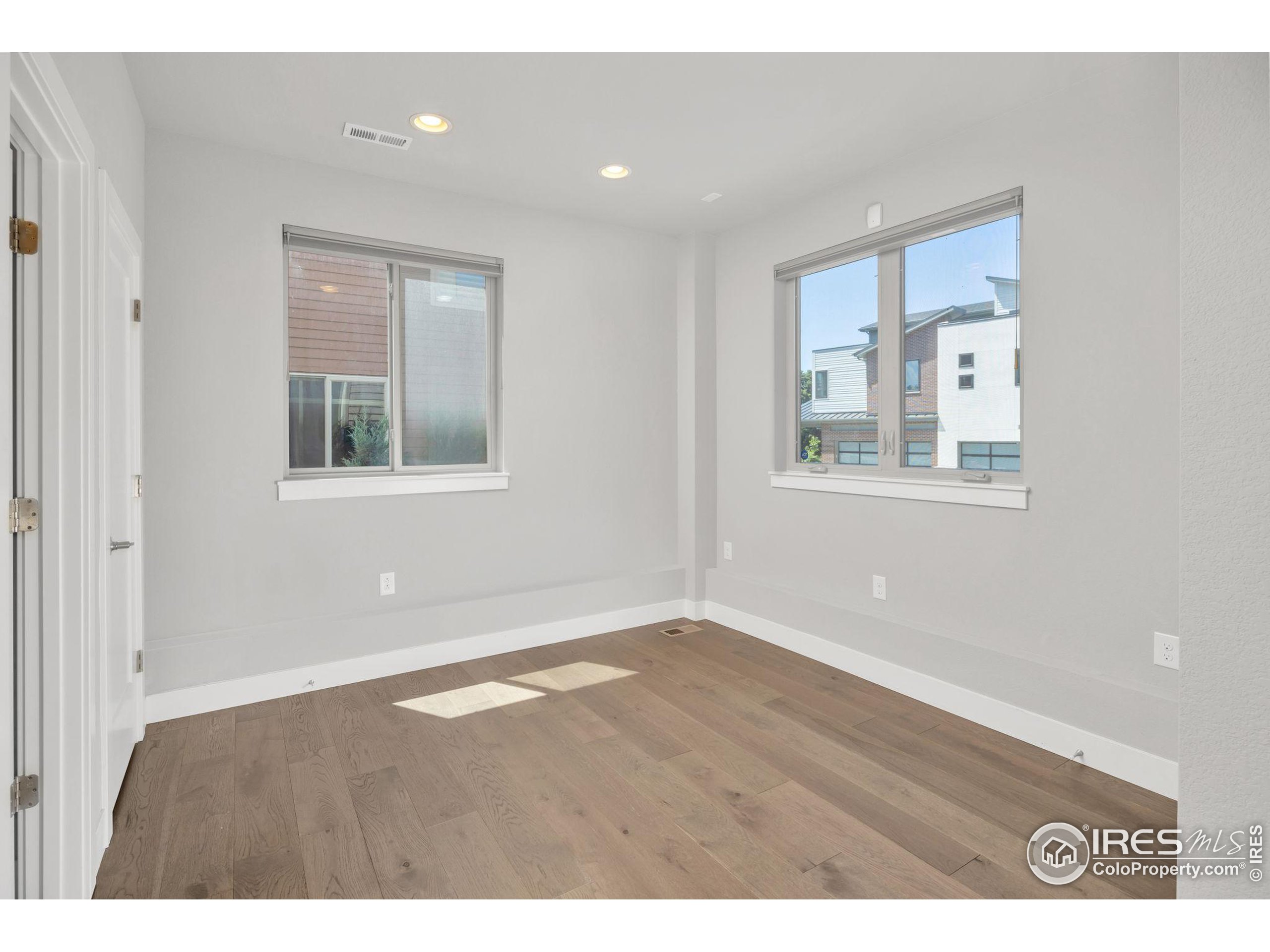 4660 W 50th Pl