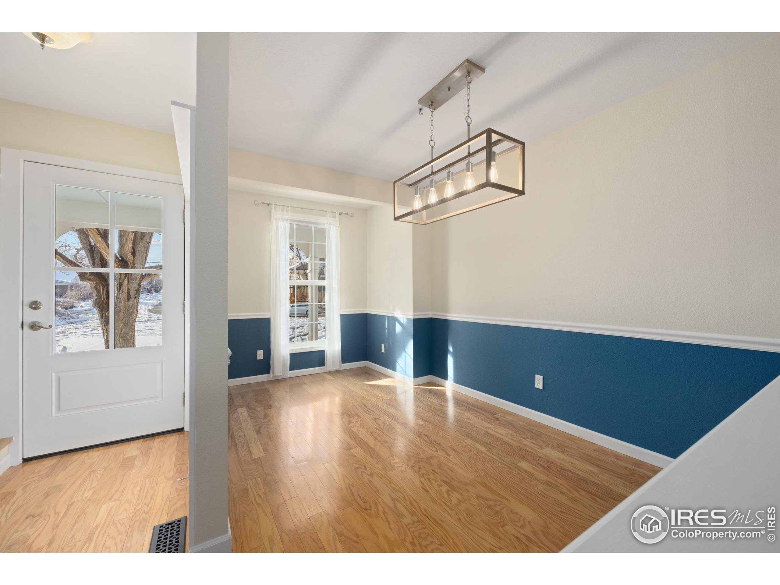 568 W Sandbar Cir