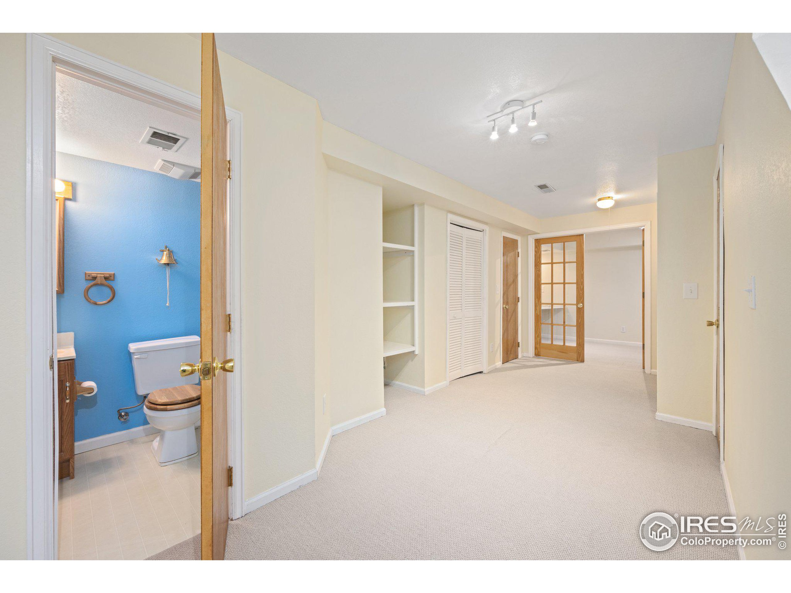 568 W Sandbar Cir