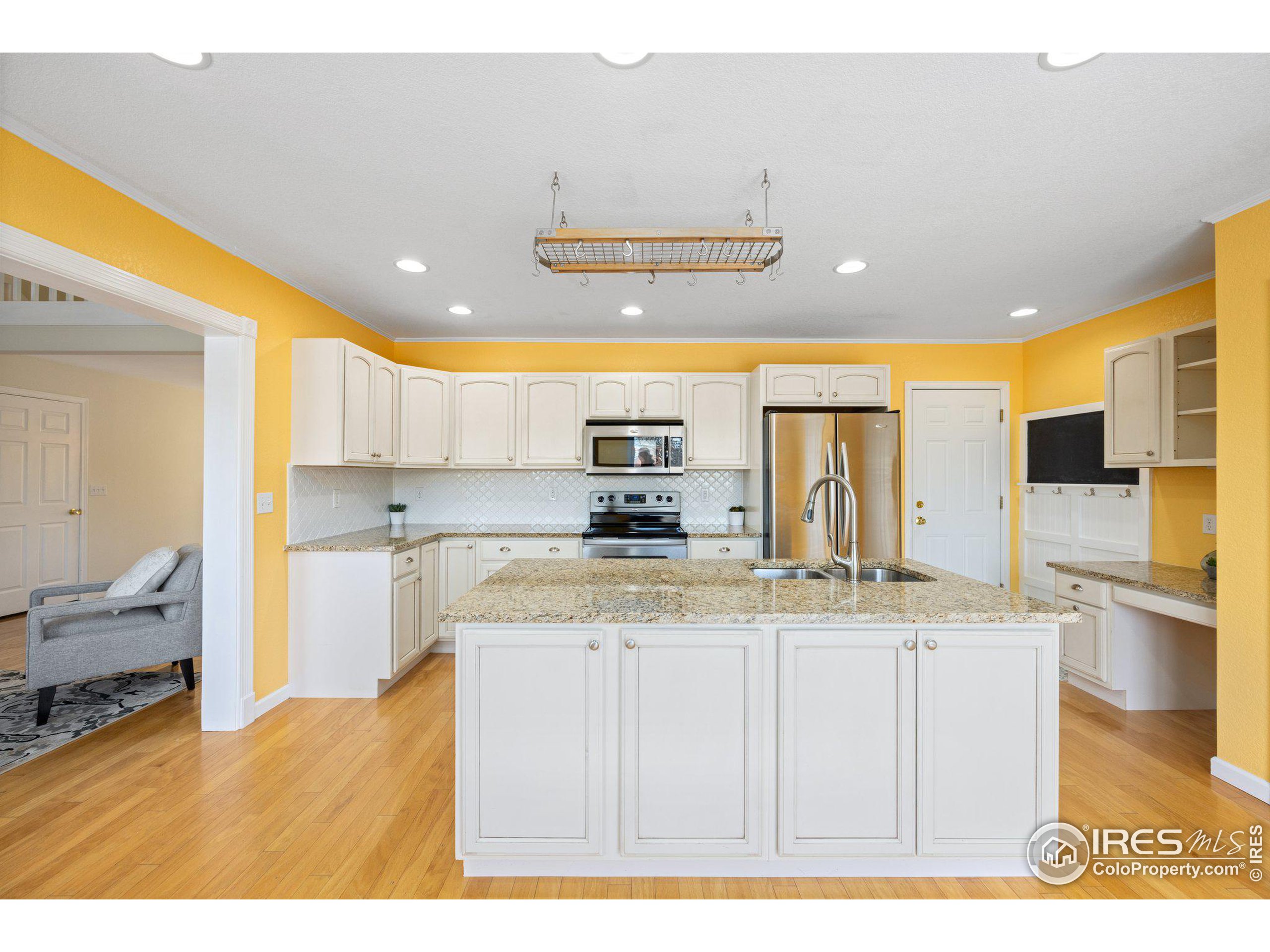 568 W Sandbar Cir
