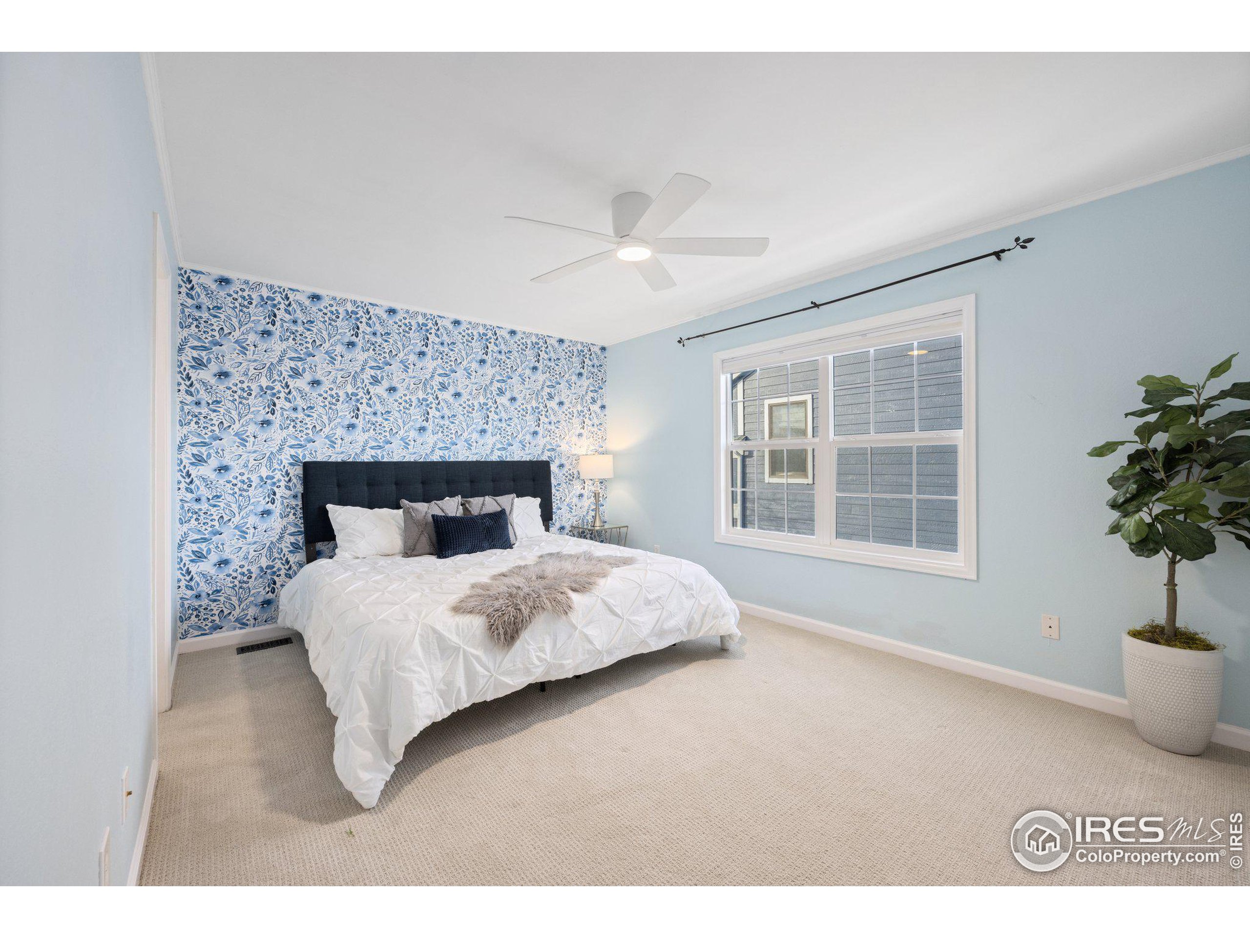 568 W Sandbar Cir
