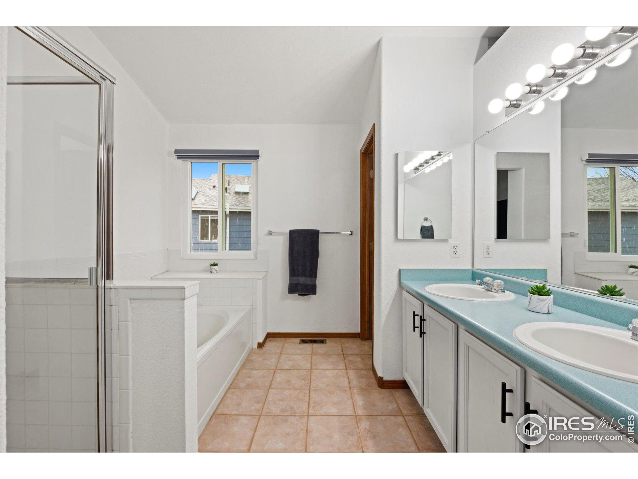 3441 Larkspur Dr