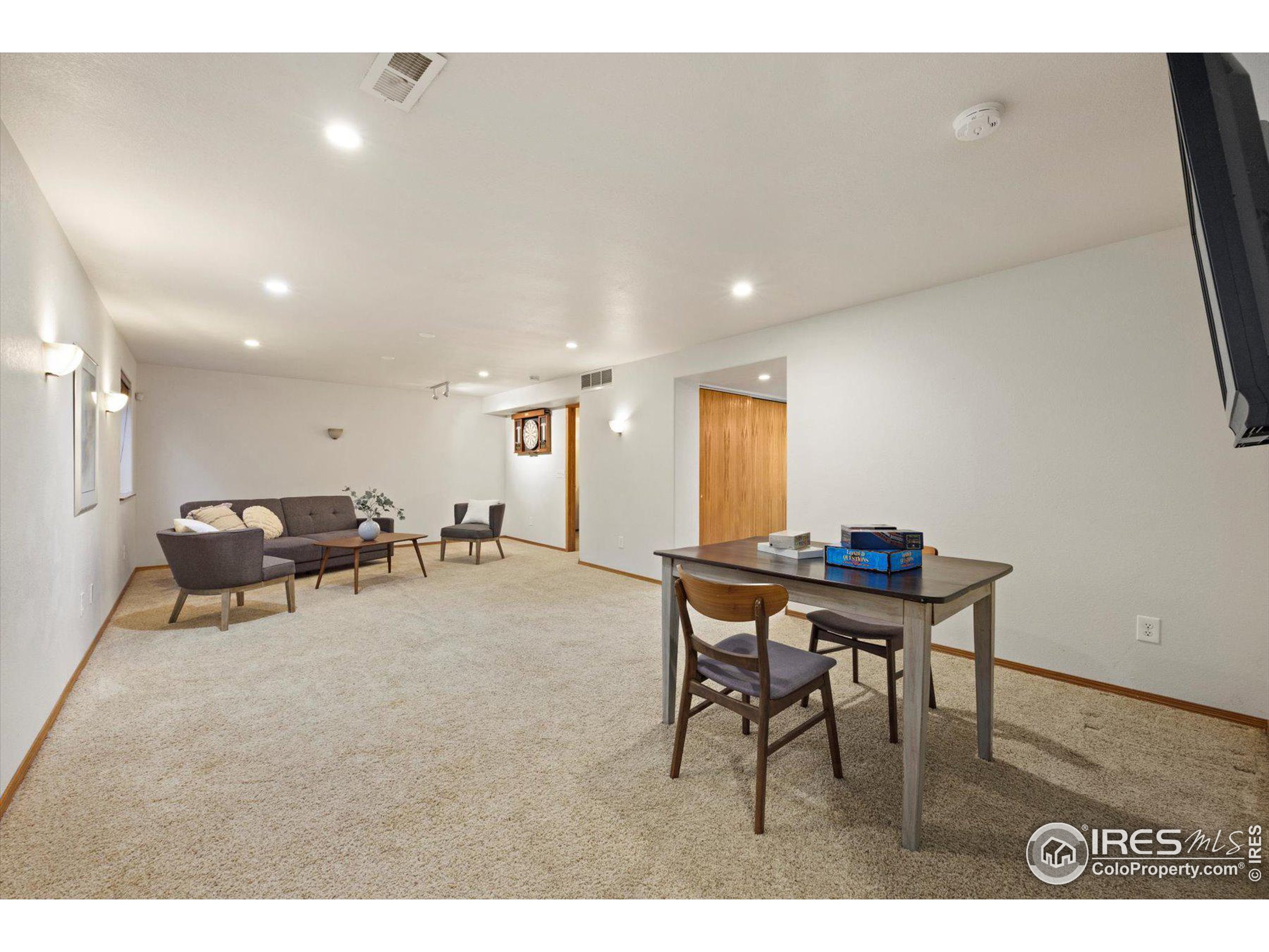 3441 Larkspur Dr