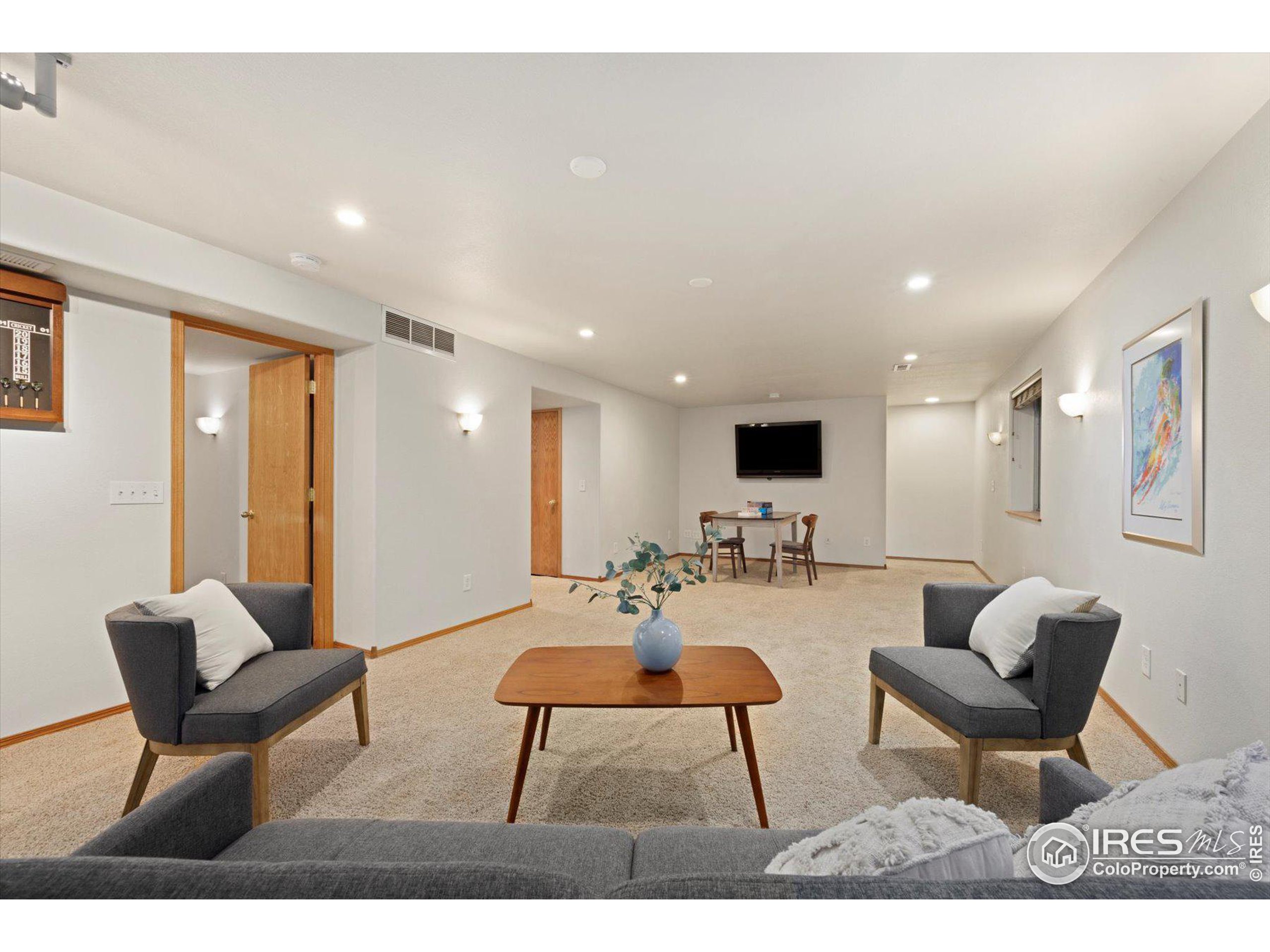 3441 Larkspur Dr