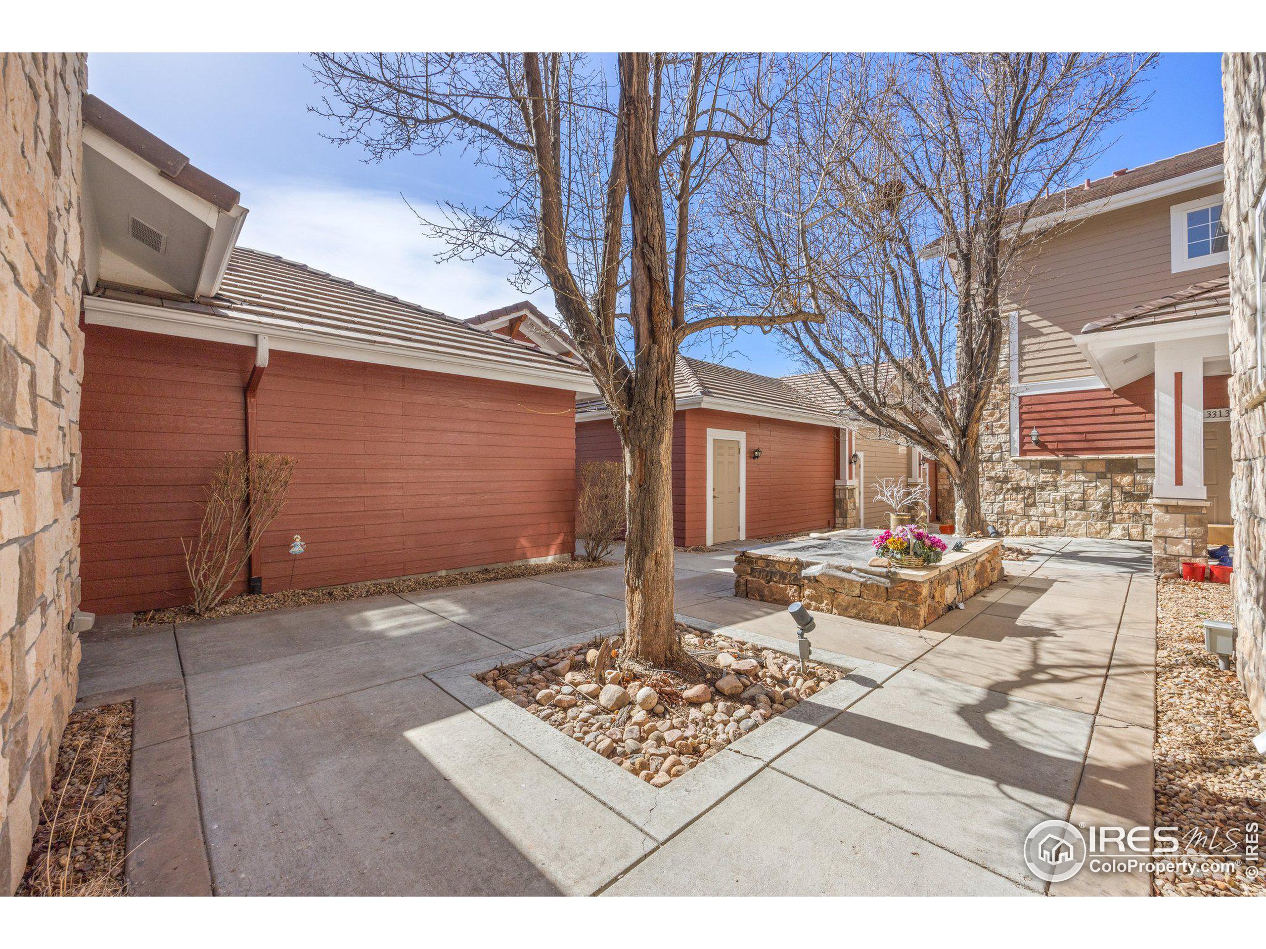 3307 Molly Ln