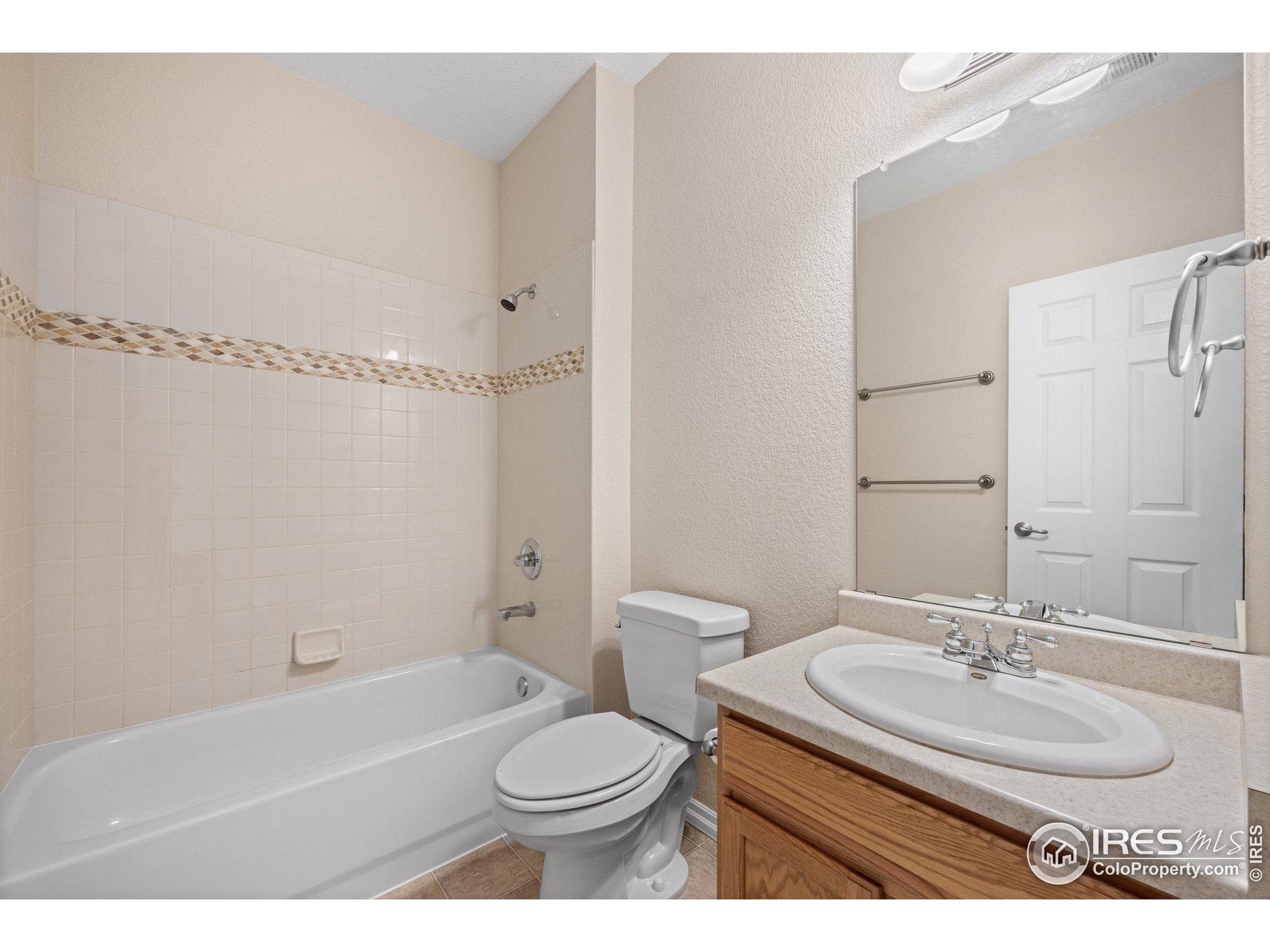 3307 Molly Ln