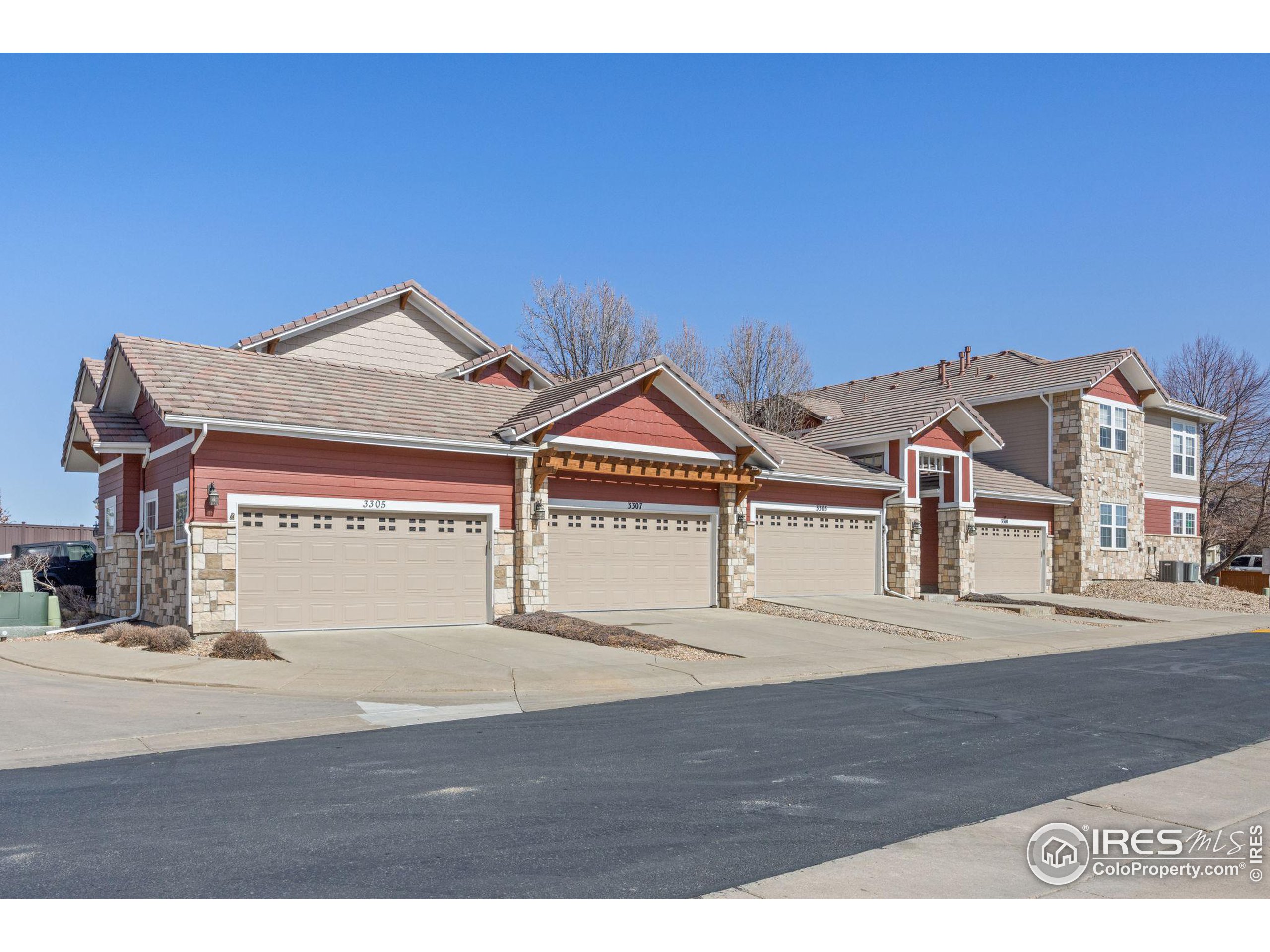 3307 Molly Ln