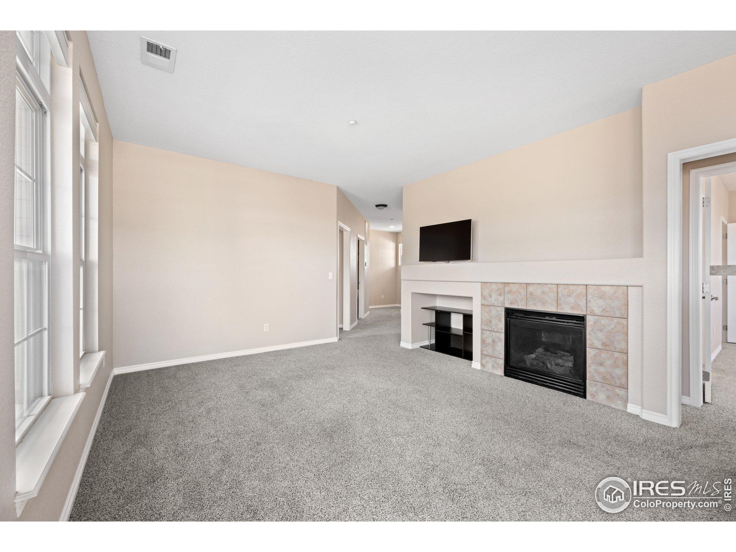 3307 Molly Ln