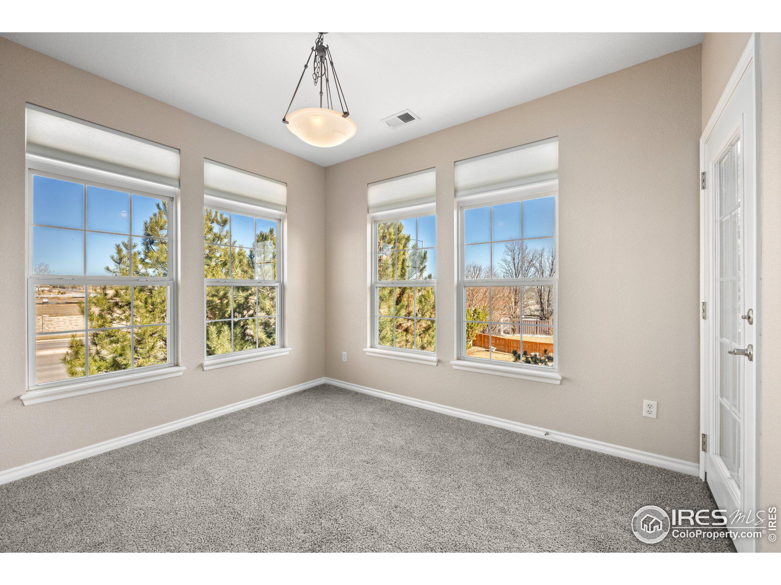 3307 Molly Ln