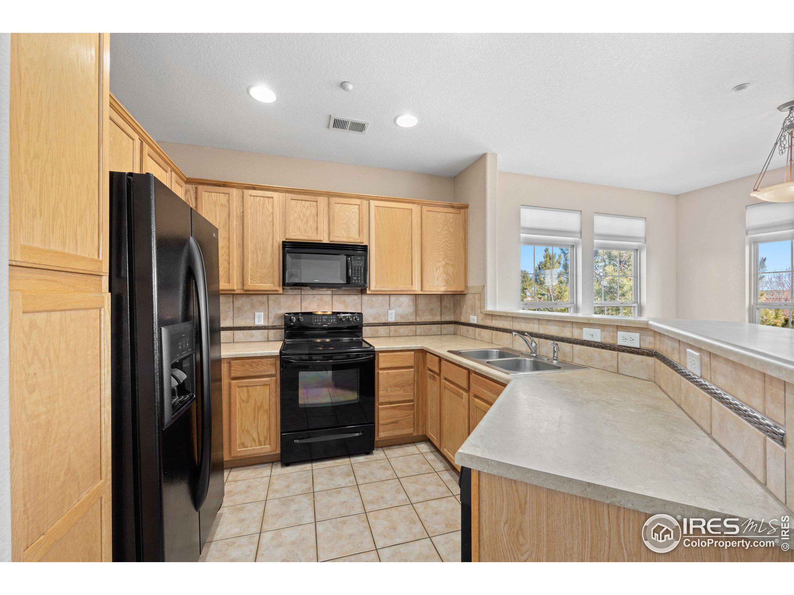 3307 Molly Ln