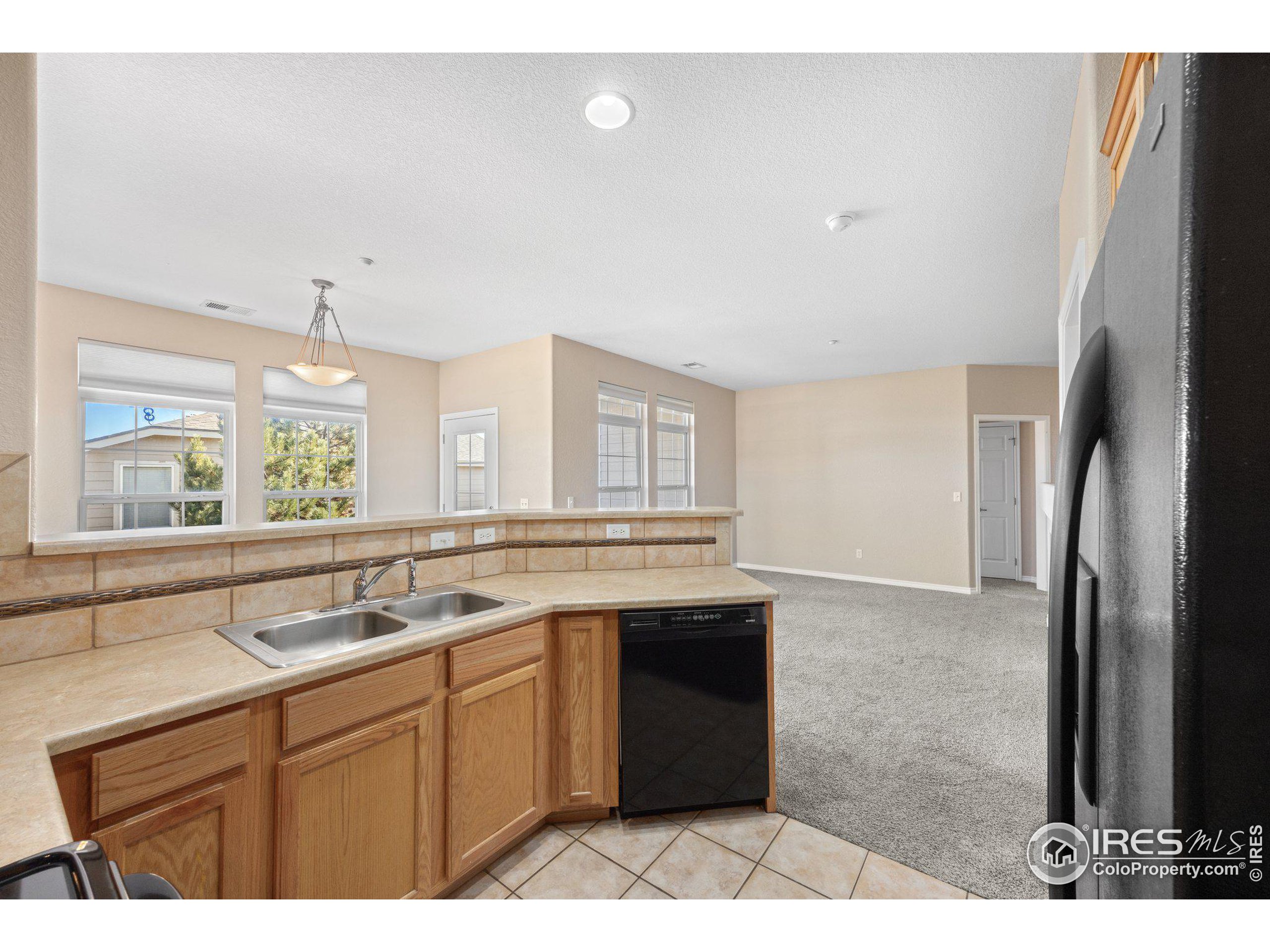 3307 Molly Ln