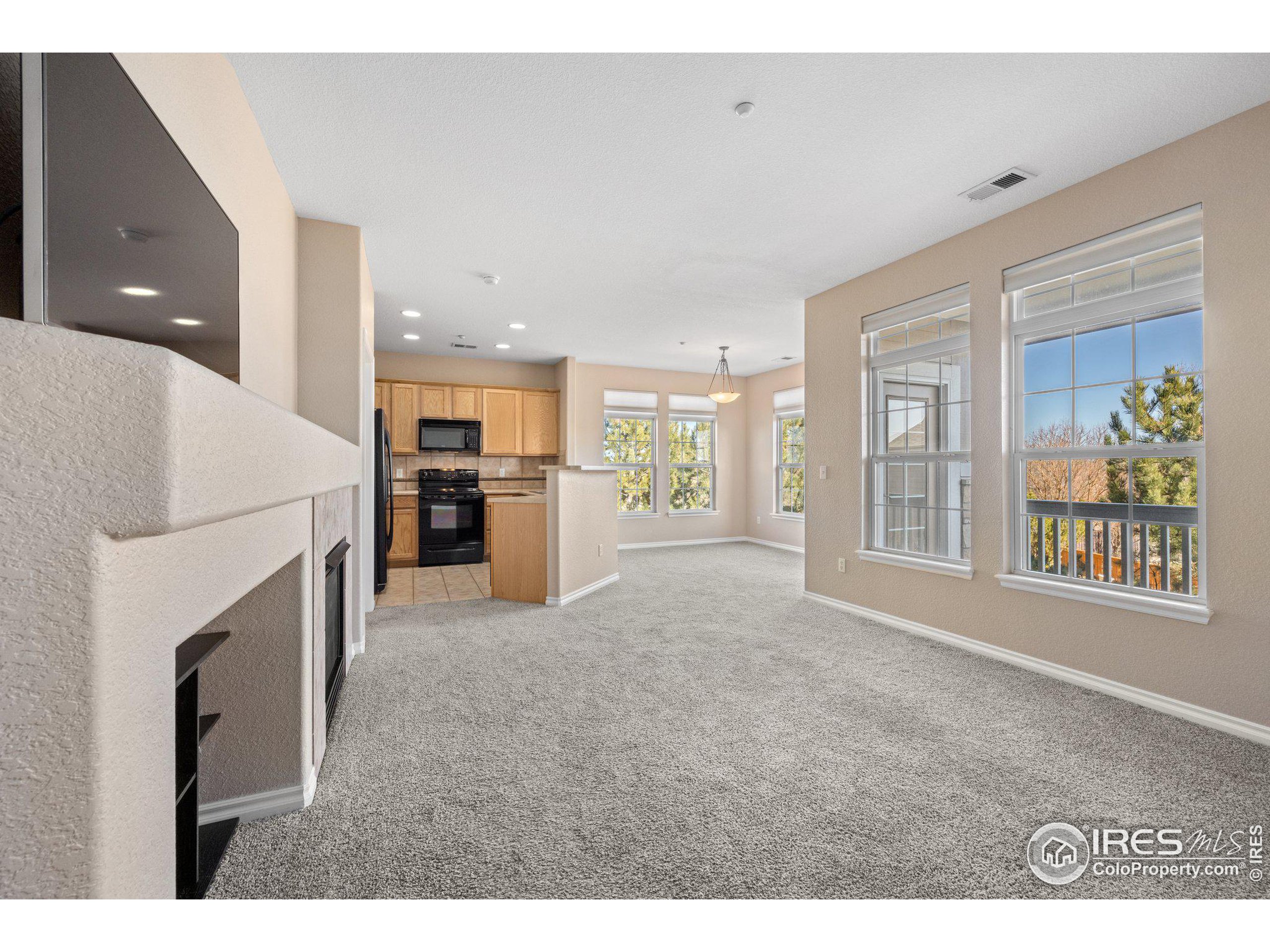 3307 Molly Ln