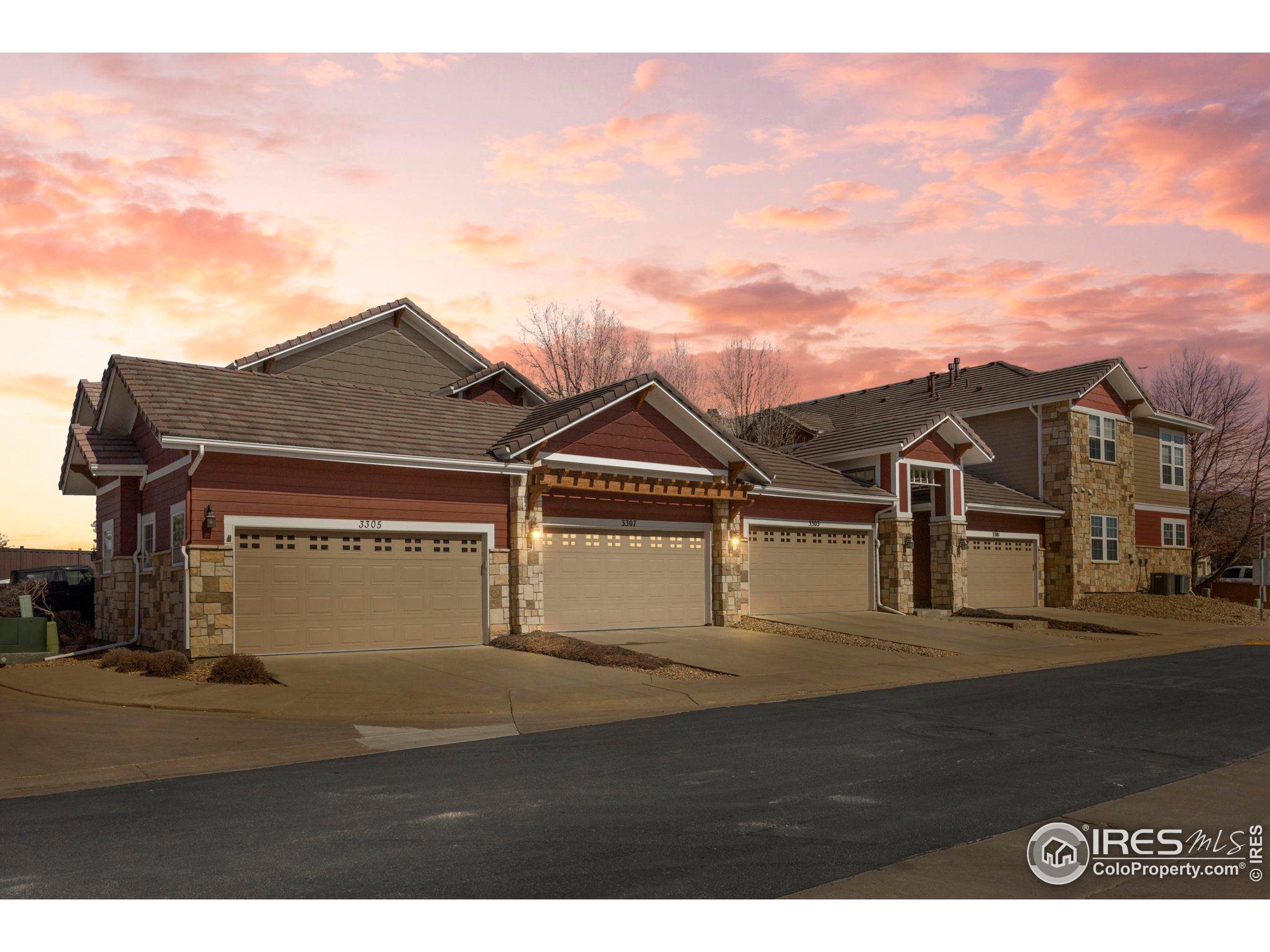 3307 Molly Ln