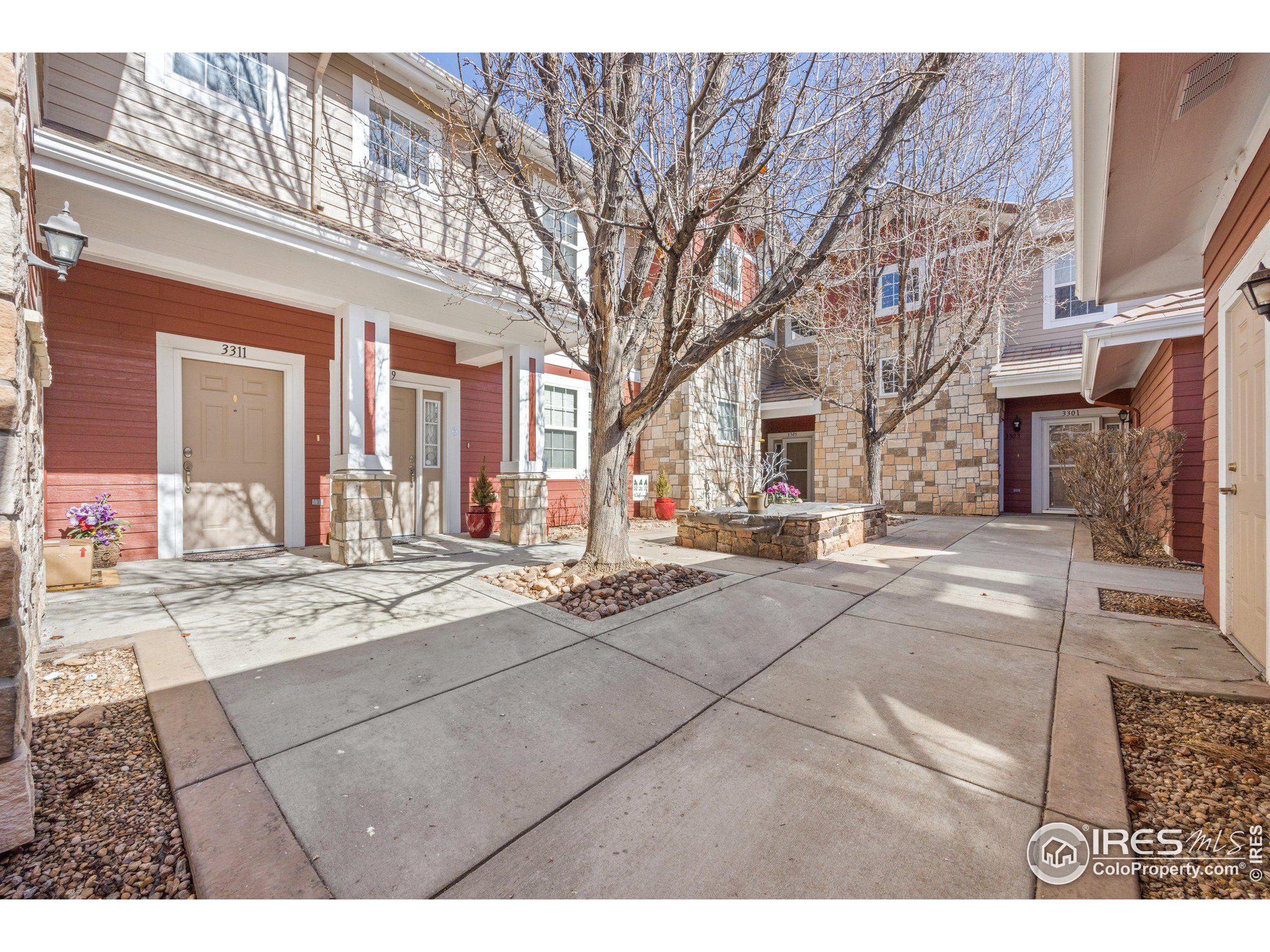 3307 Molly Ln