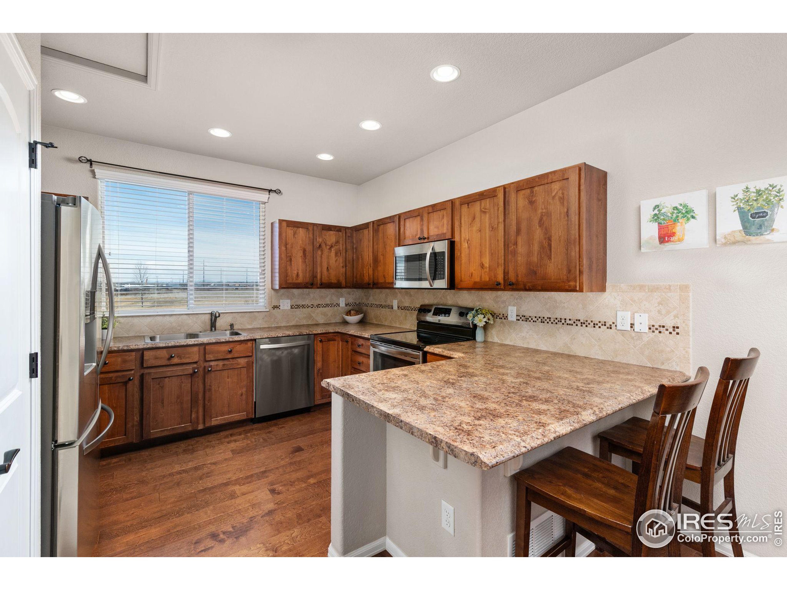 262 Pinebrook Ct