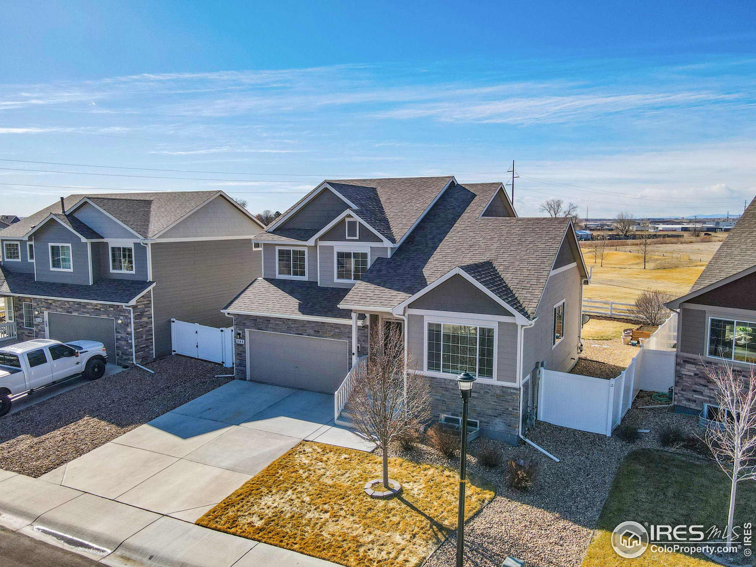 262 Pinebrook Ct