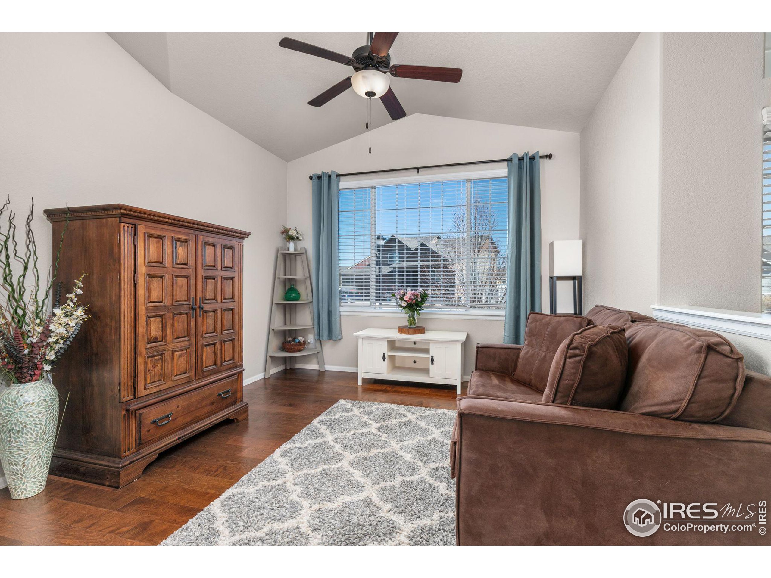 262 Pinebrook Ct