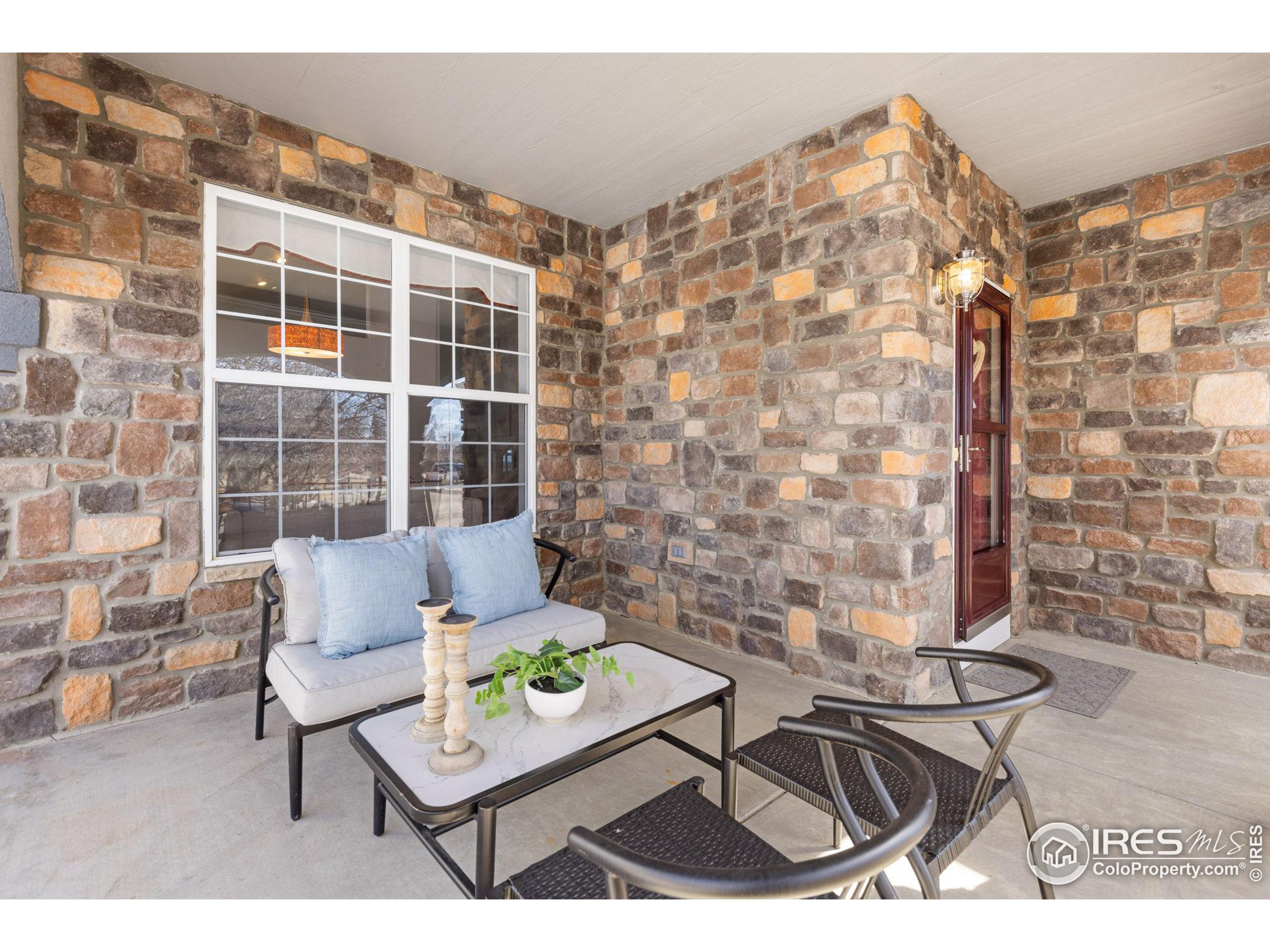 2383 Dogwood Cir