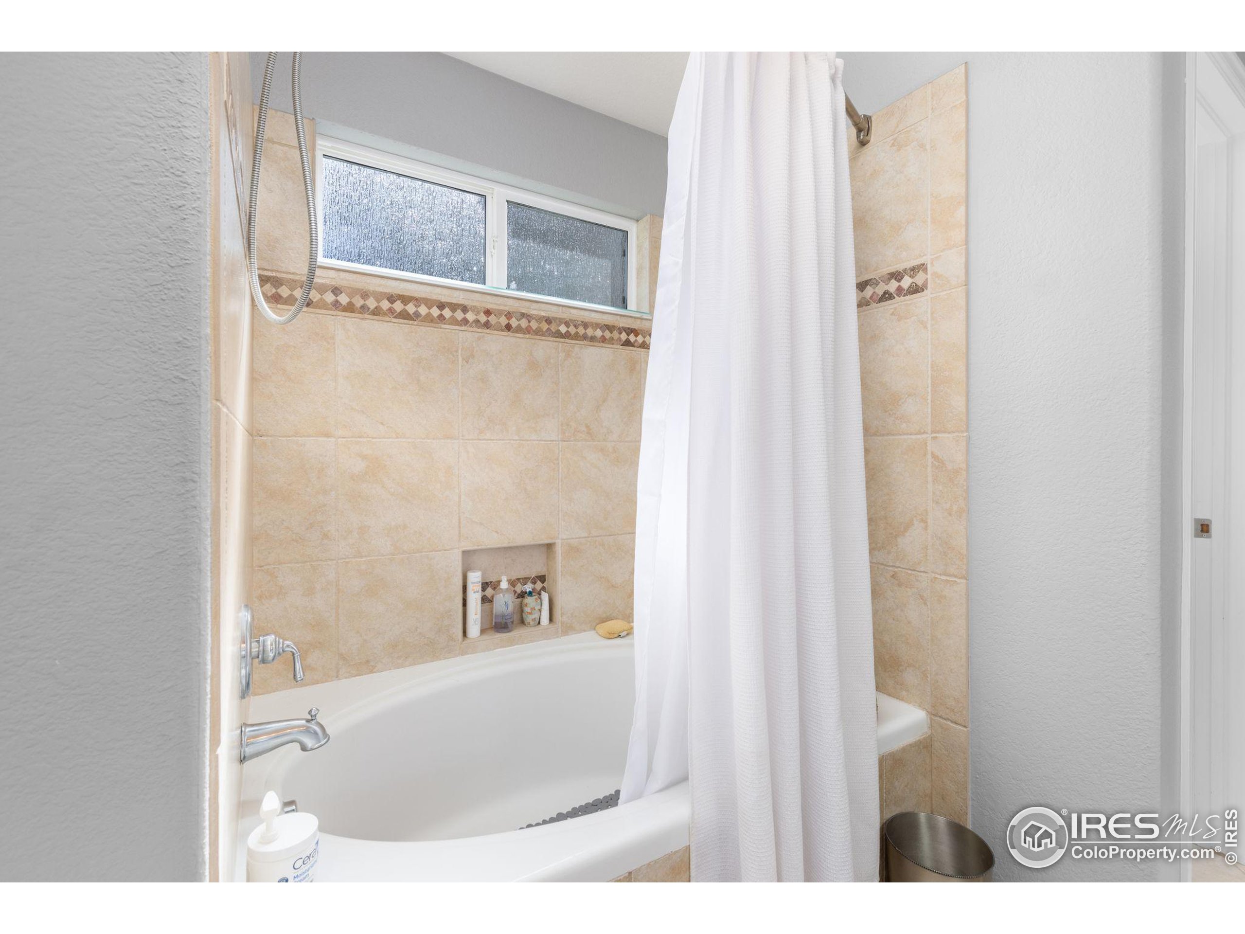 2383 Dogwood Cir