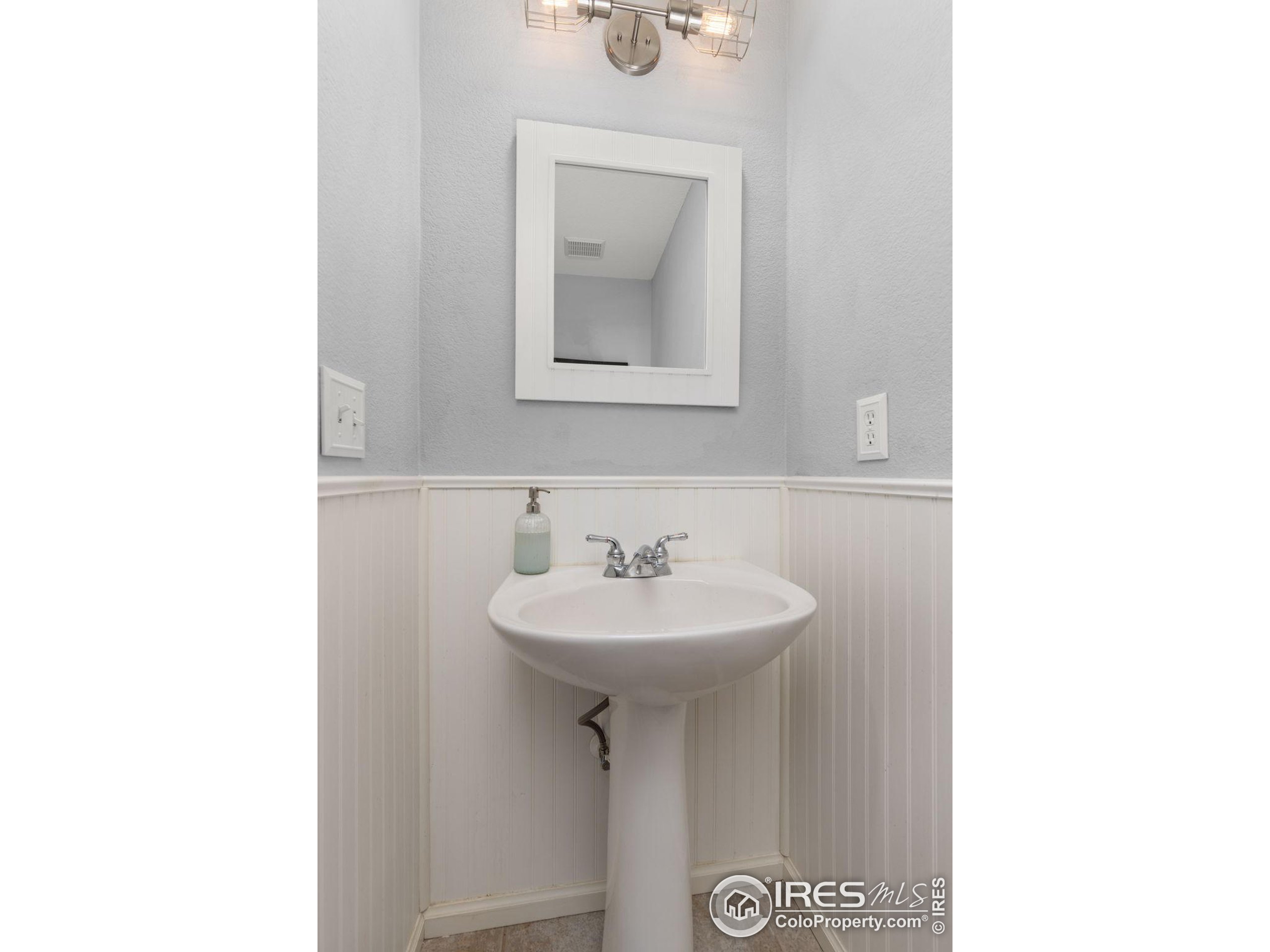 2383 Dogwood Cir