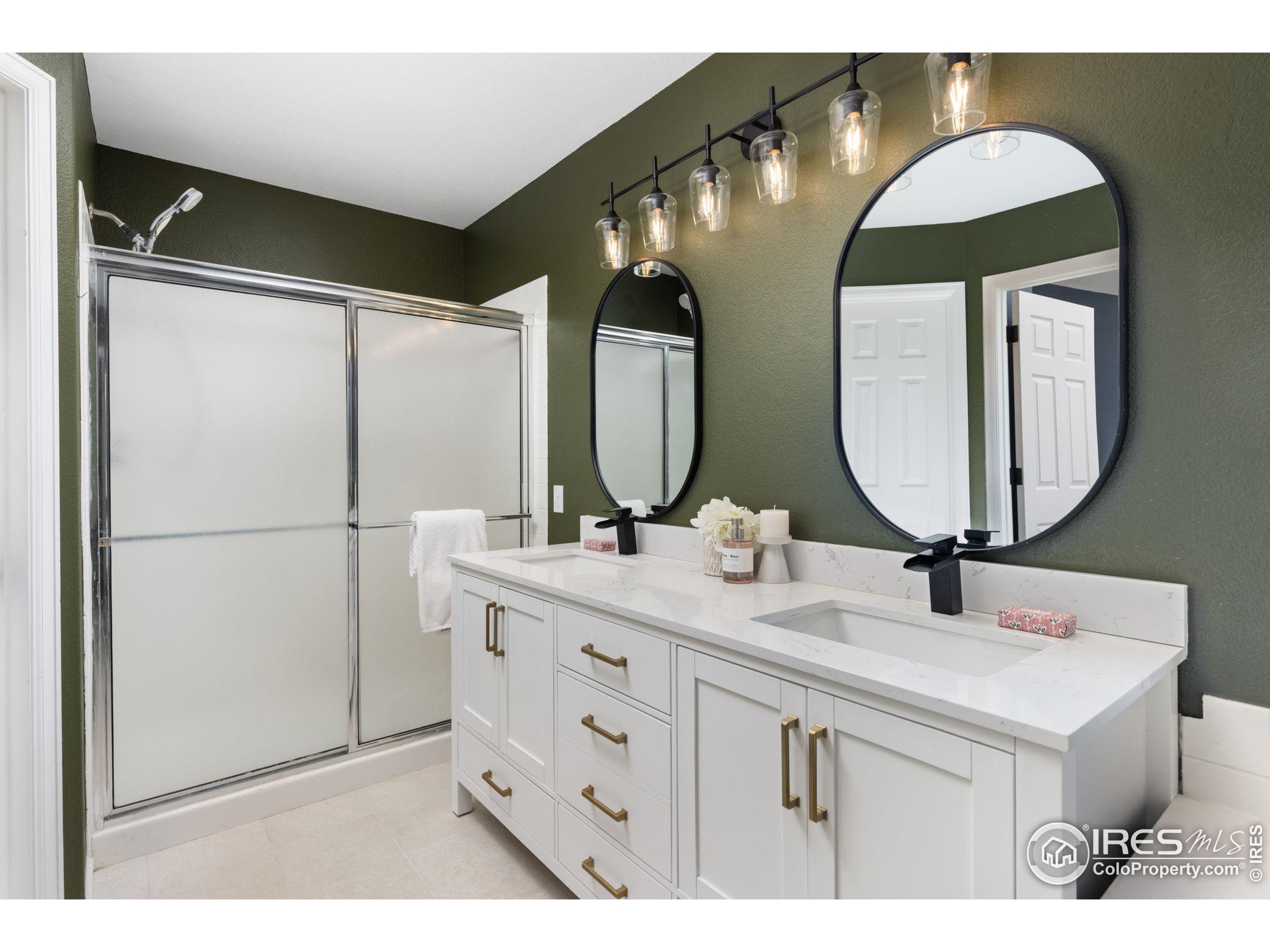 451 Pinewood Cir