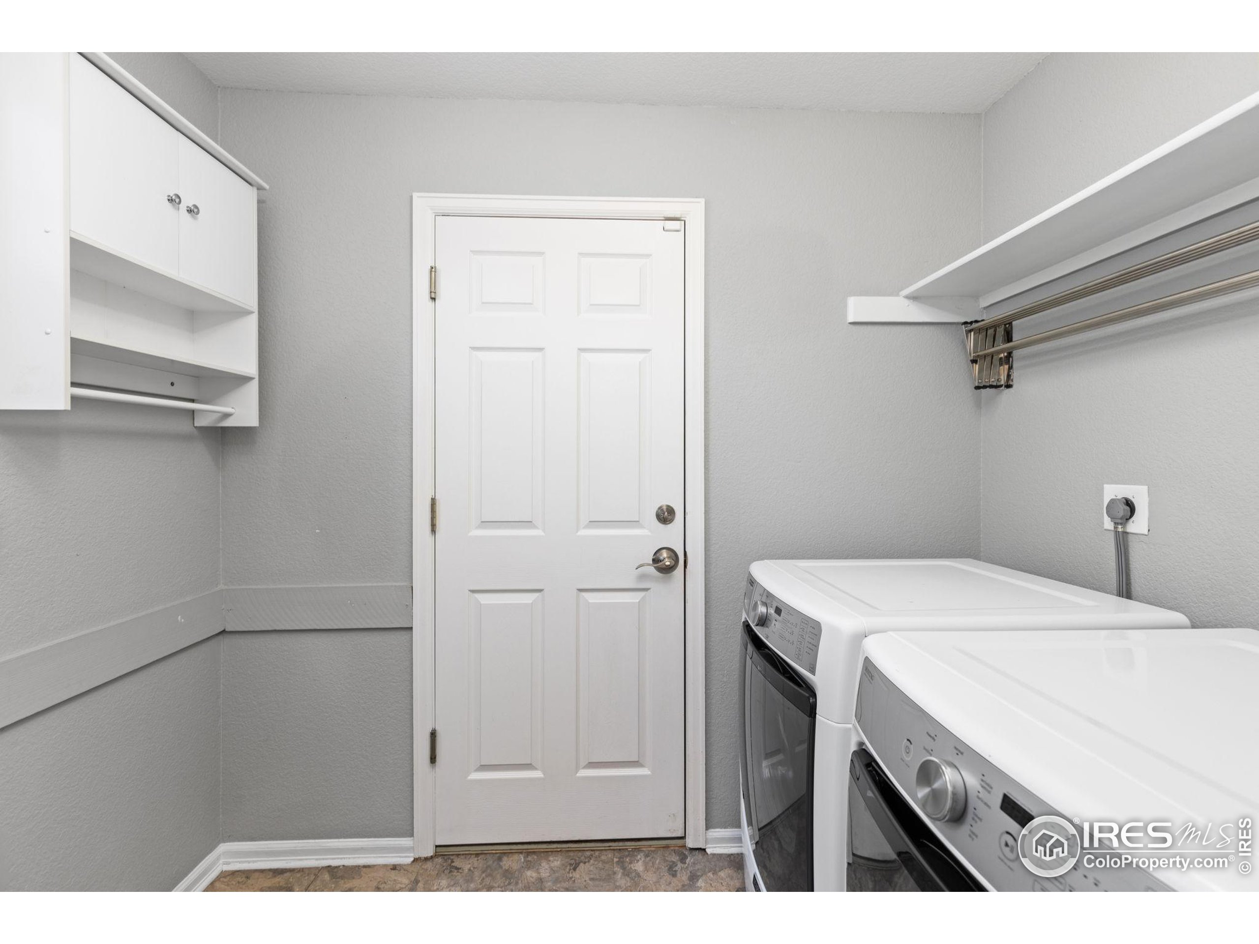 451 Pinewood Cir