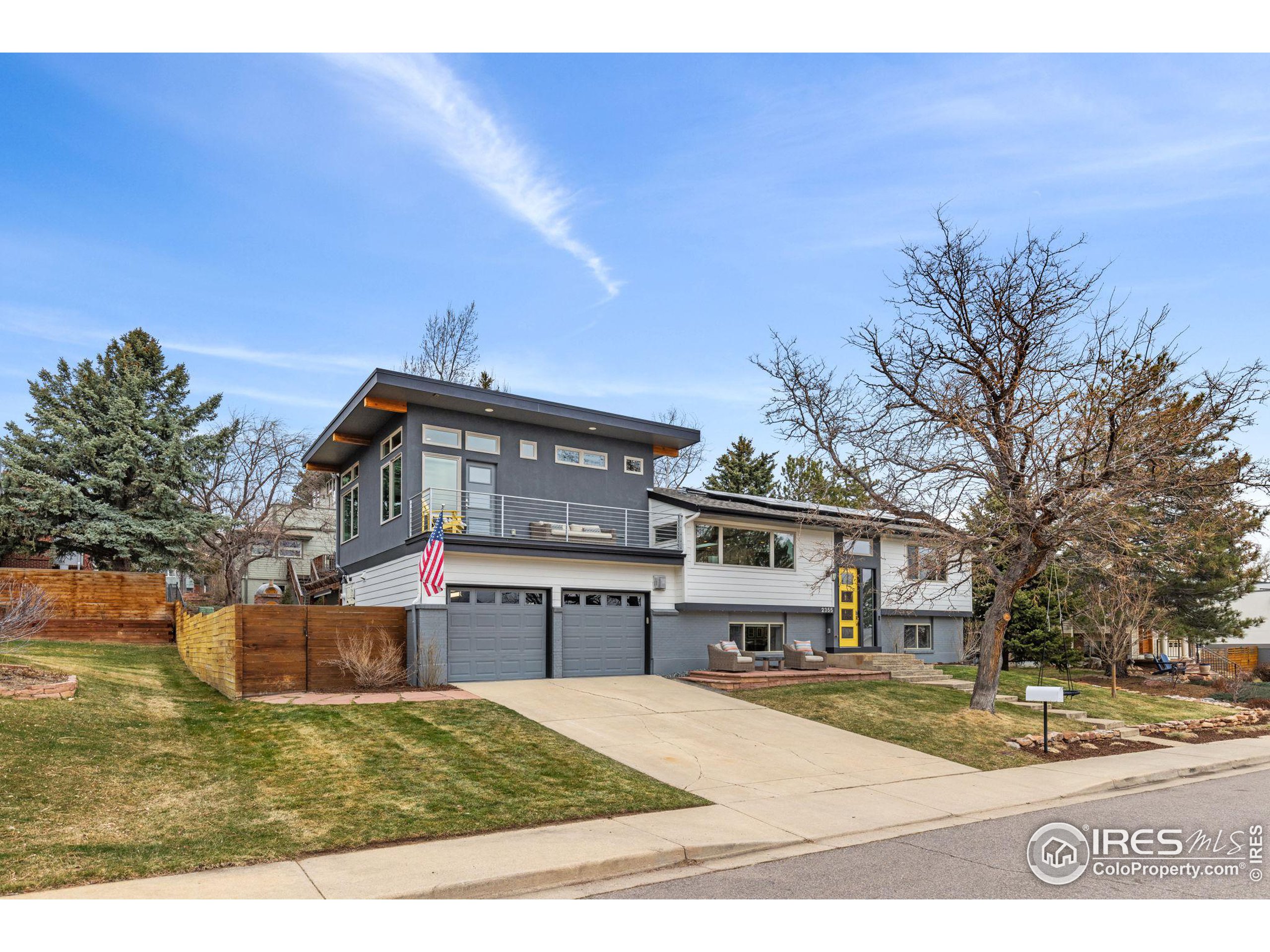 2355 Hillsdale Way