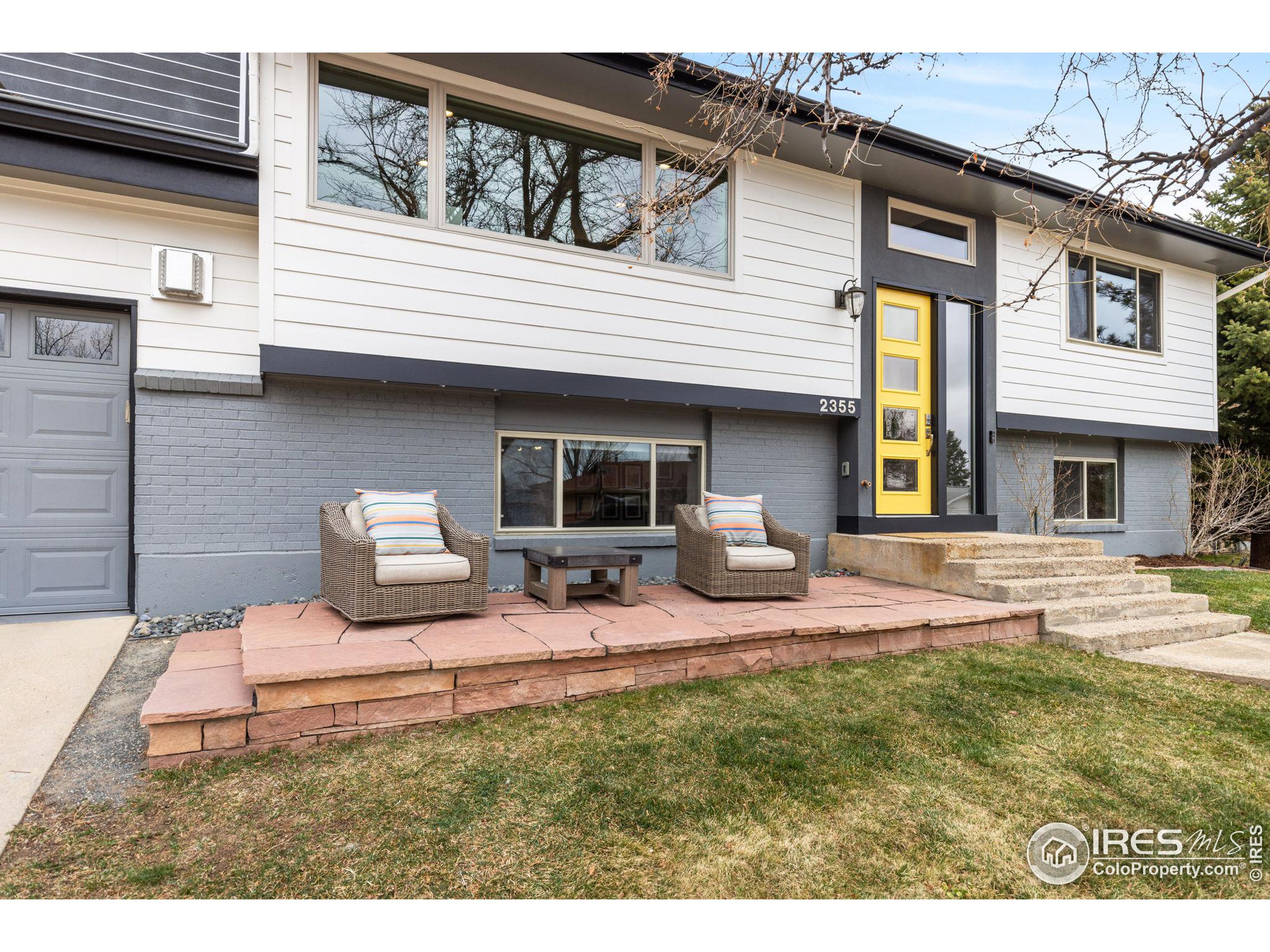 2355 Hillsdale Way